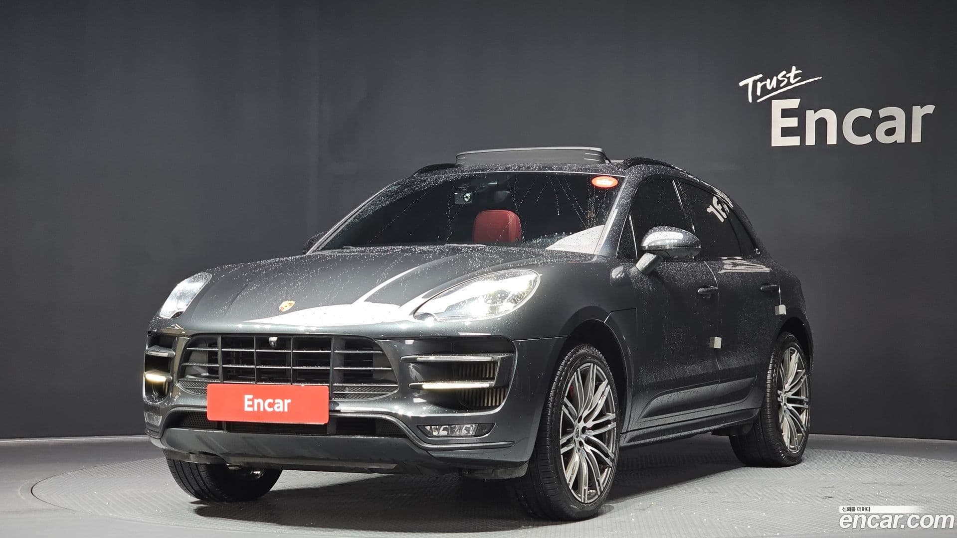 Main__Slider__Photo:Macan Porsche 2017.11-0