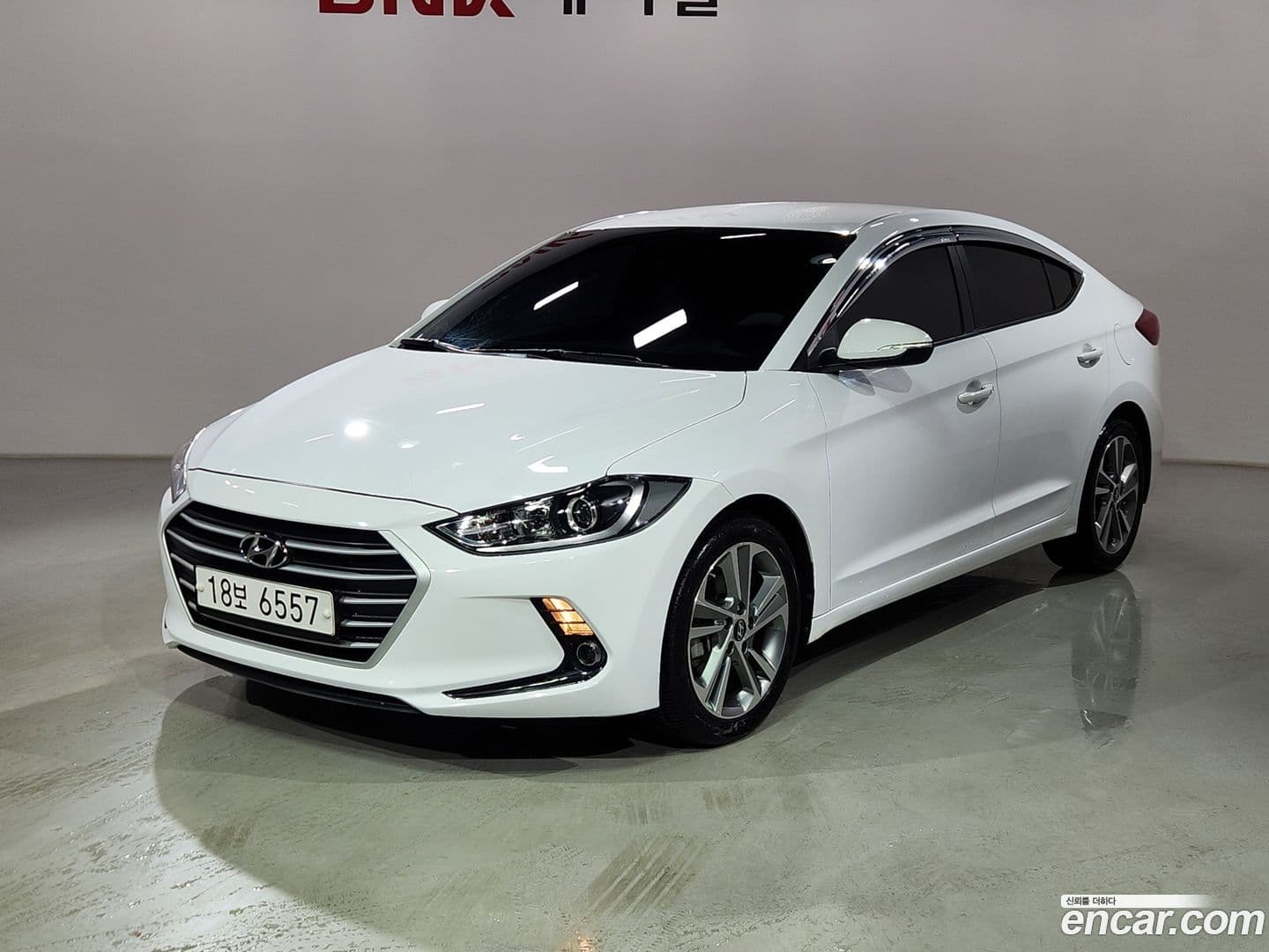 Main__Slider__Photo:AVANTE Hyundai 2018.0-0