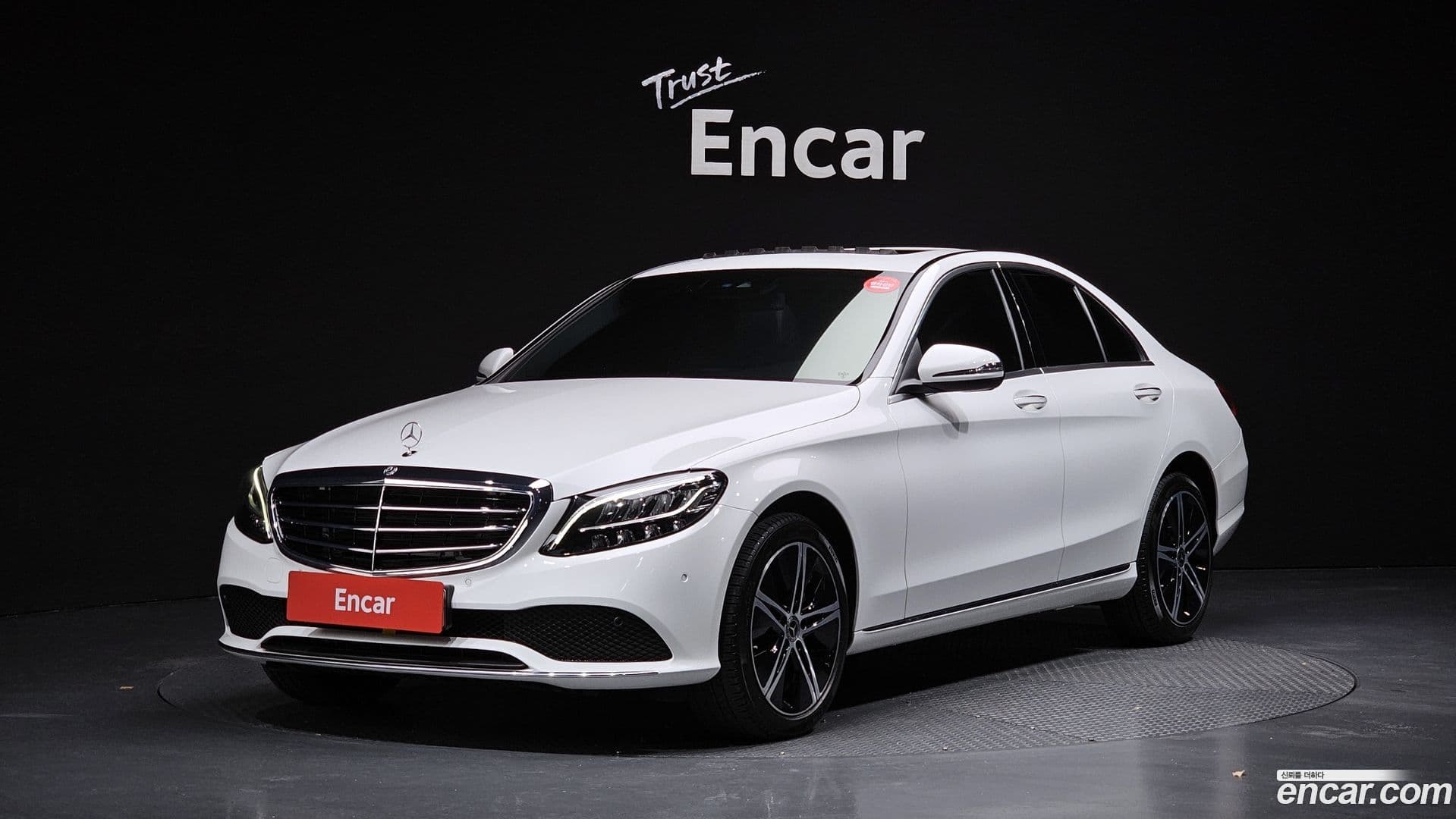 Main__Slider__Photo:C-Class Mercedes-Benz 2019.9-0