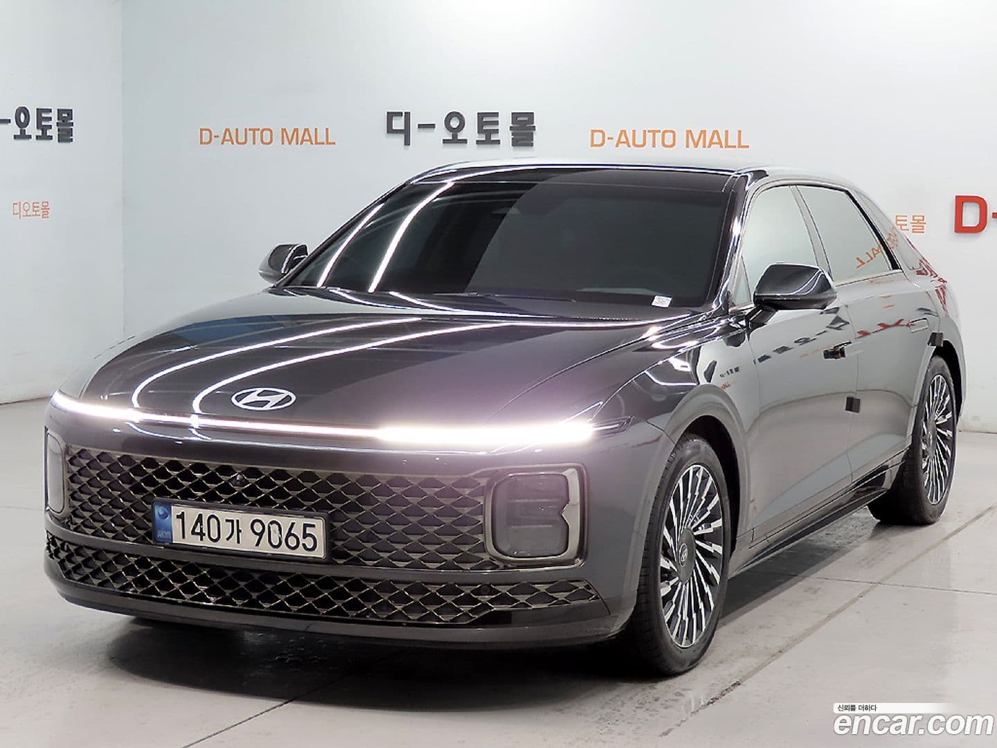 Main__Slider__Photo:Grandeur Hyundai 2023.5-0