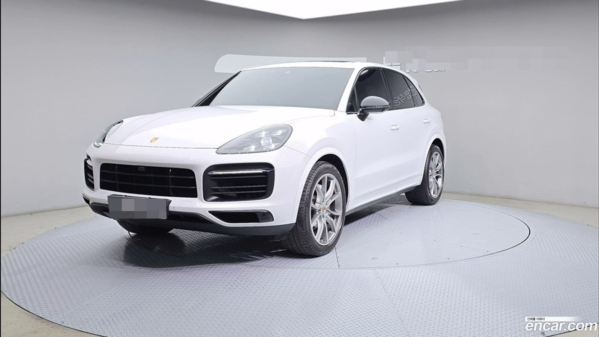 Main__Slider__Photo:Cayenne Porsche 2019.3-0