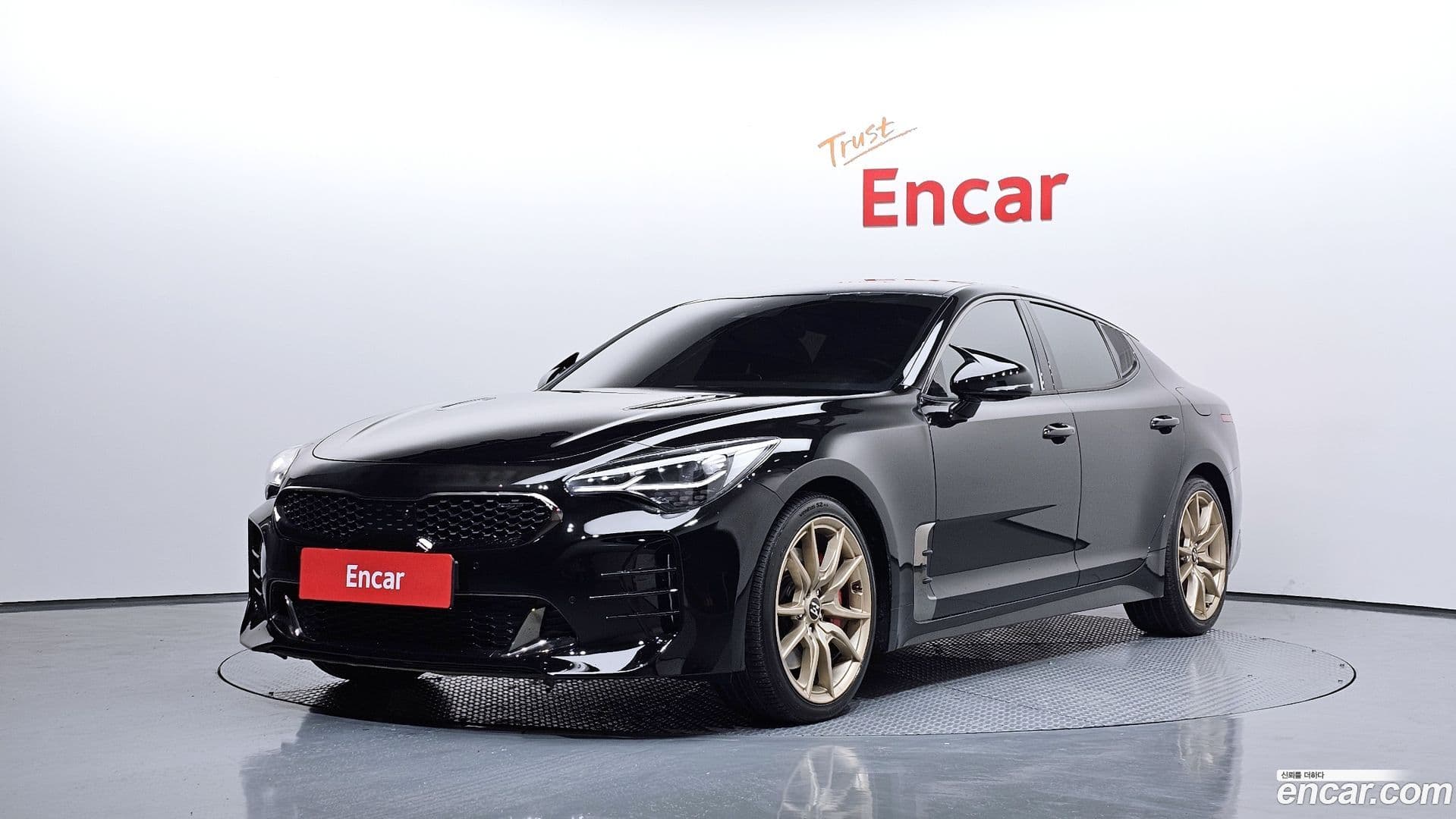 Main__Slider__Photo:Stinger Kia 2020.8-0