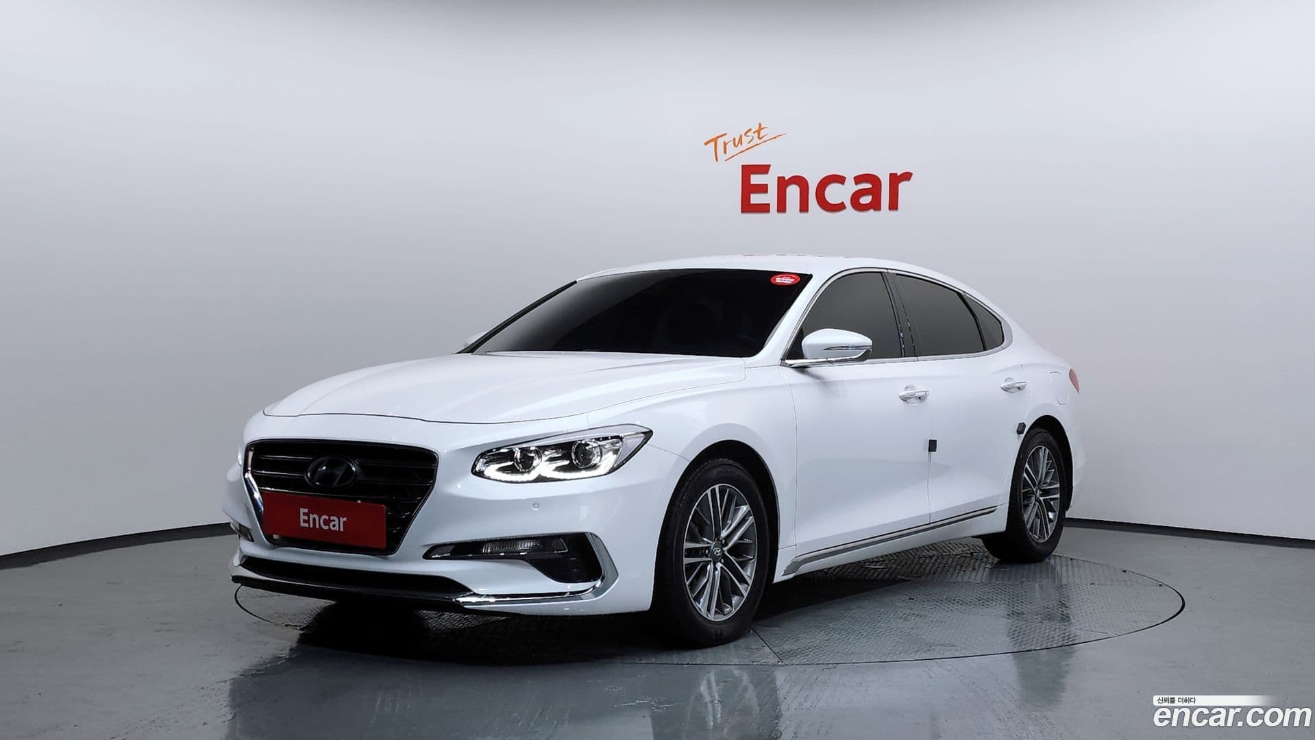 Main__Slider__Photo:Grandeur Hyundai 2019.0-0