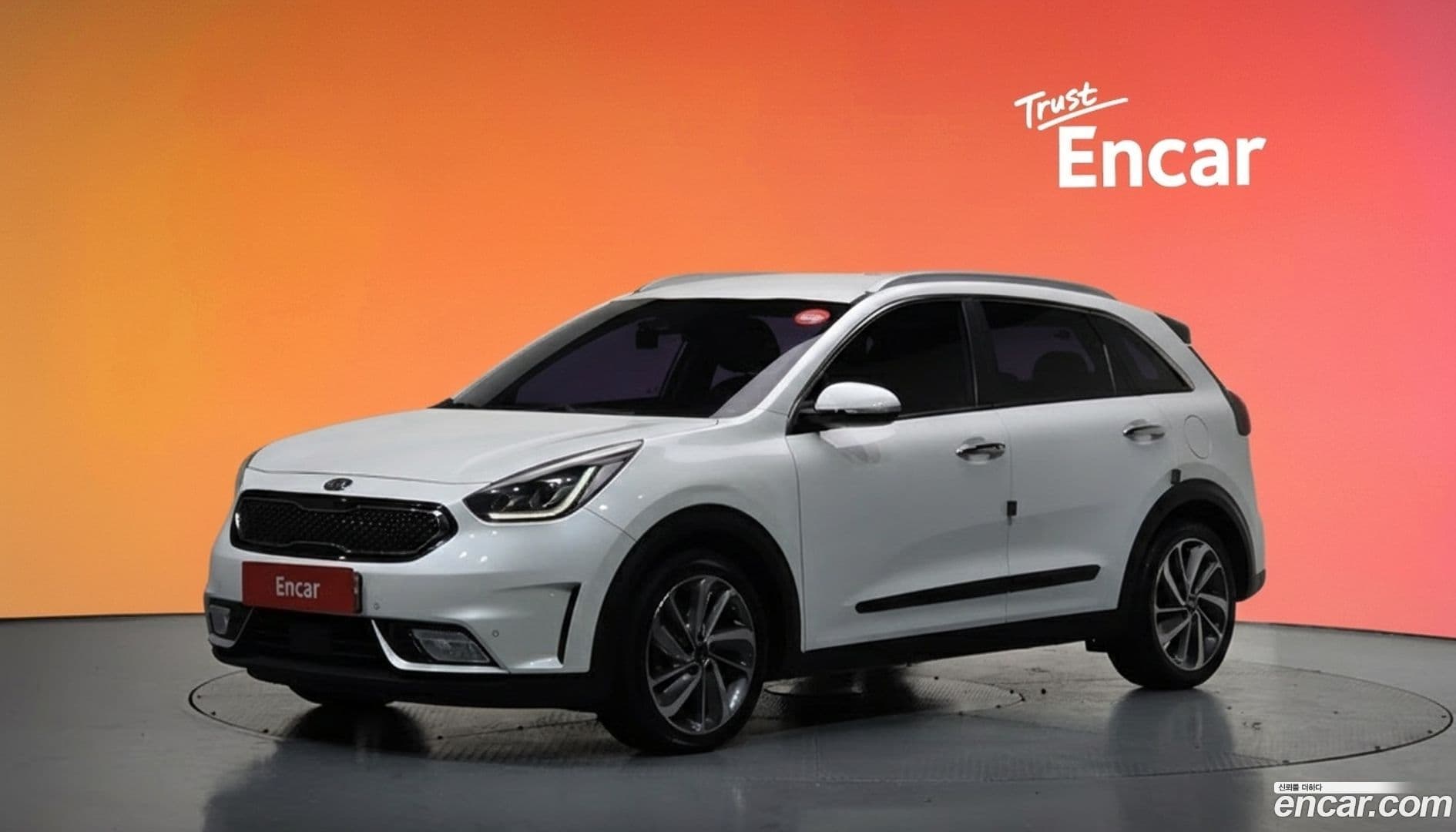 Main__Slider__Photo:Niro Kia 2017.11-0