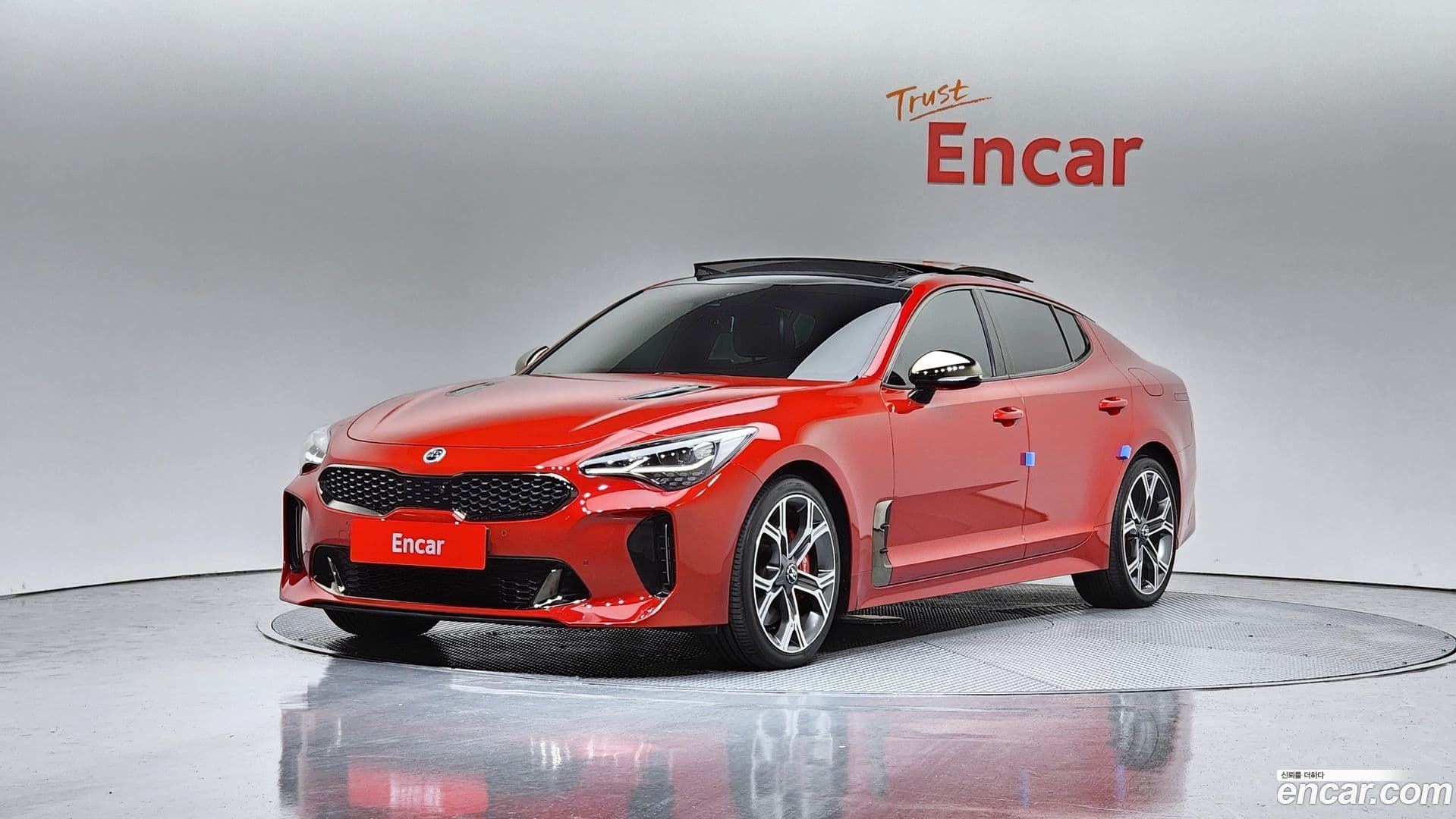 Main__Slider__Photo:Stinger Kia 2018.5-0