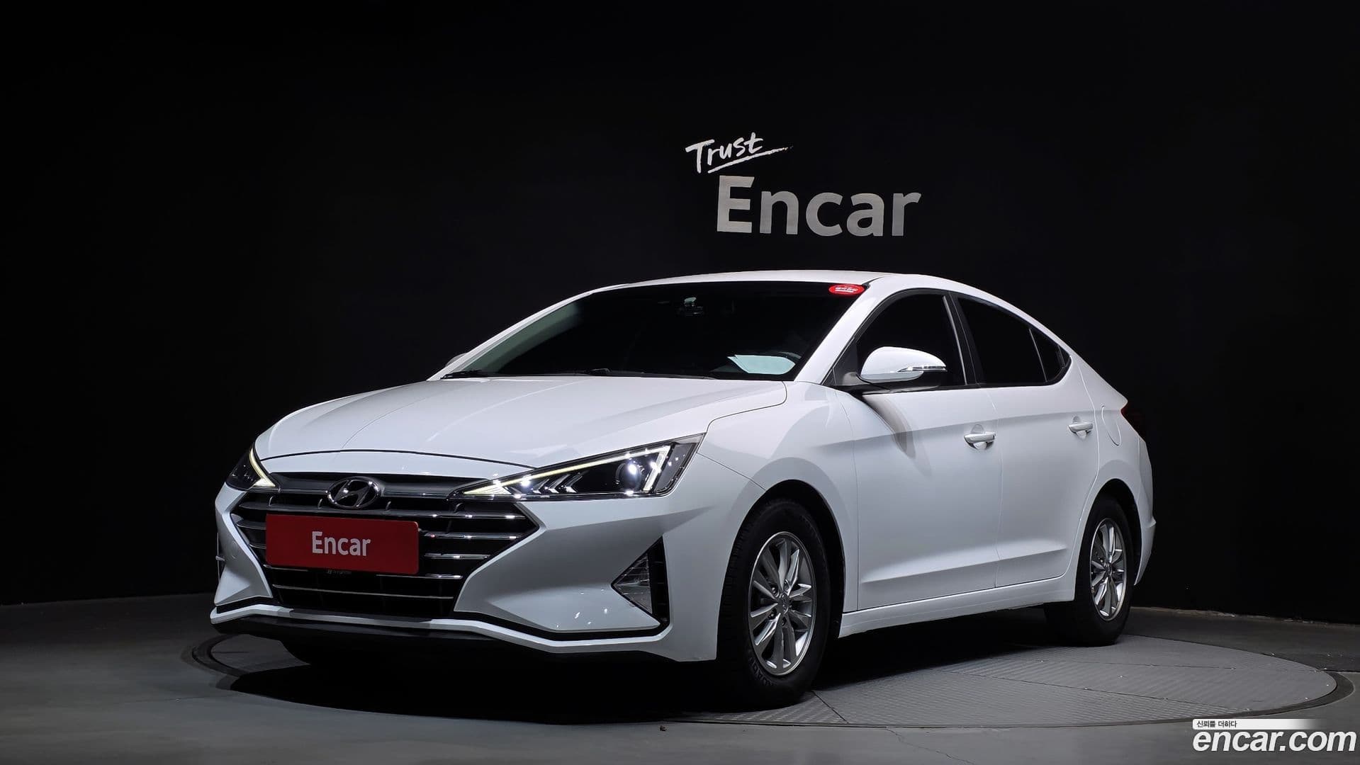 Main__Slider__Photo:AVANTE Hyundai 2019.9-0