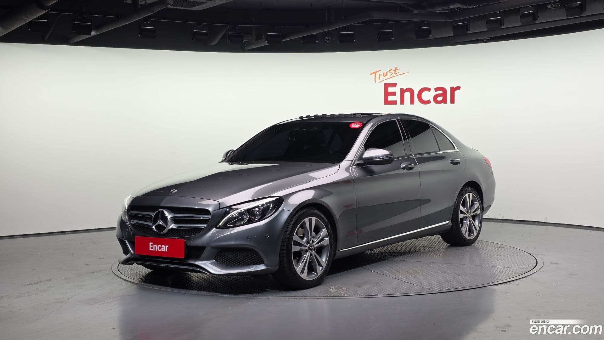 Main__Slider__Photo:C-Class Mercedes-Benz 2017.10-0