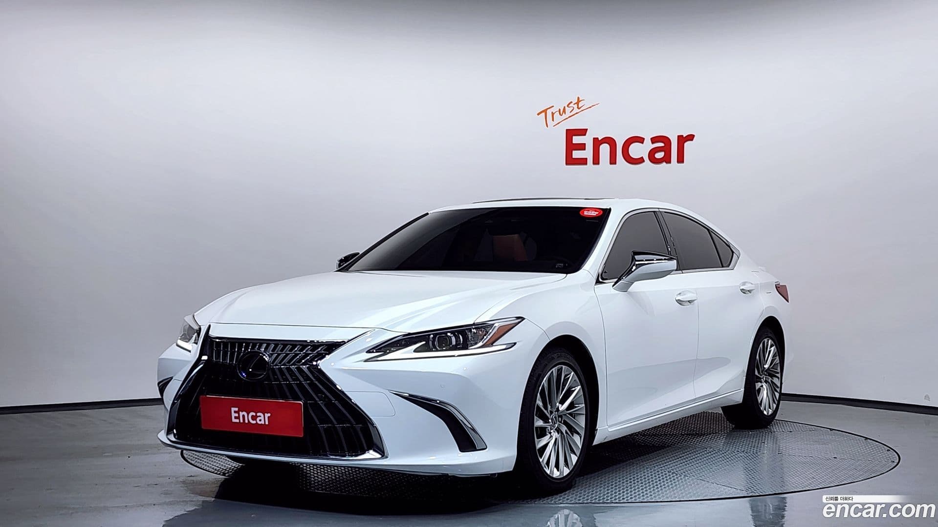 Main__Slider__Photo:ES Lexus 2023.1-0