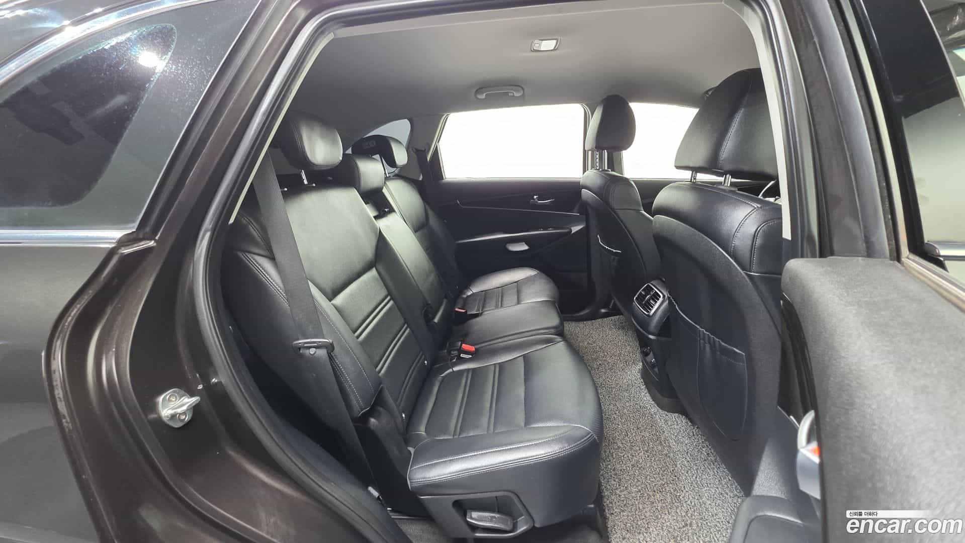Sorento Kia 2018.6-OPTION-023