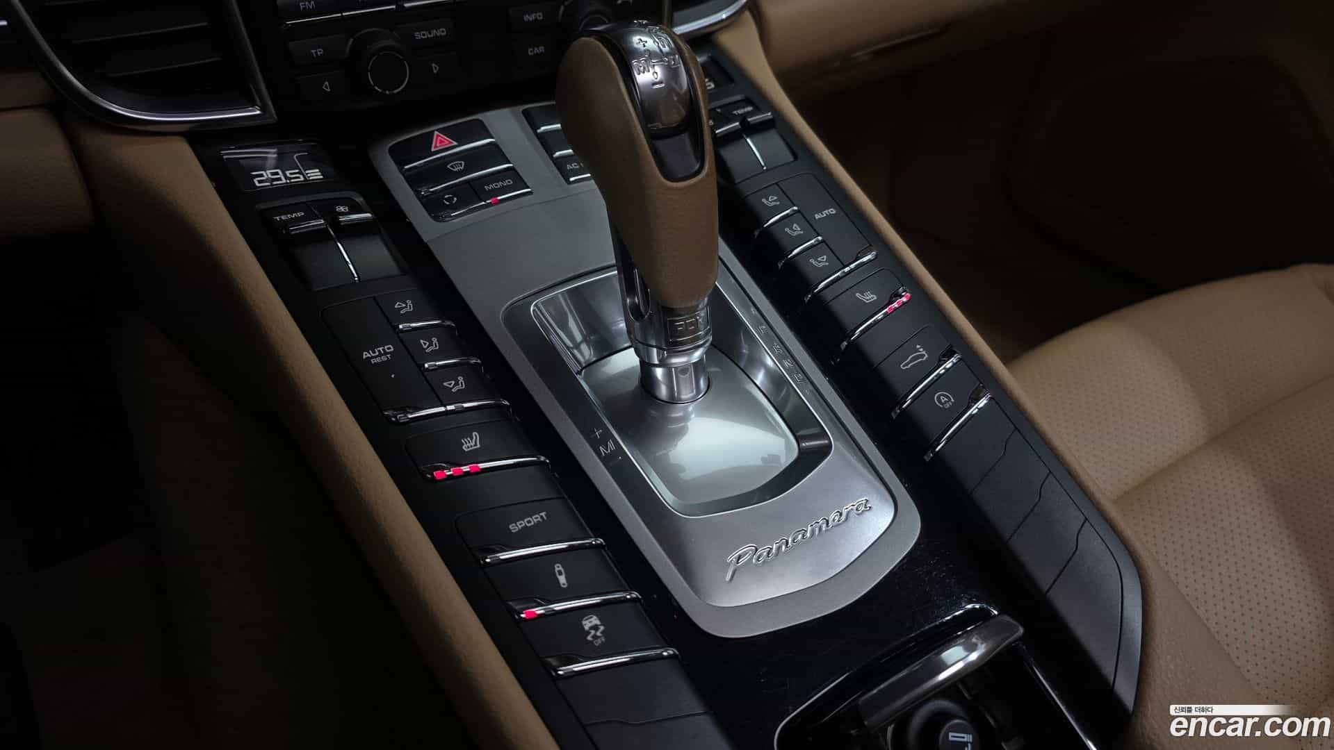 Panamera Porsche 2011.0-INNER-009