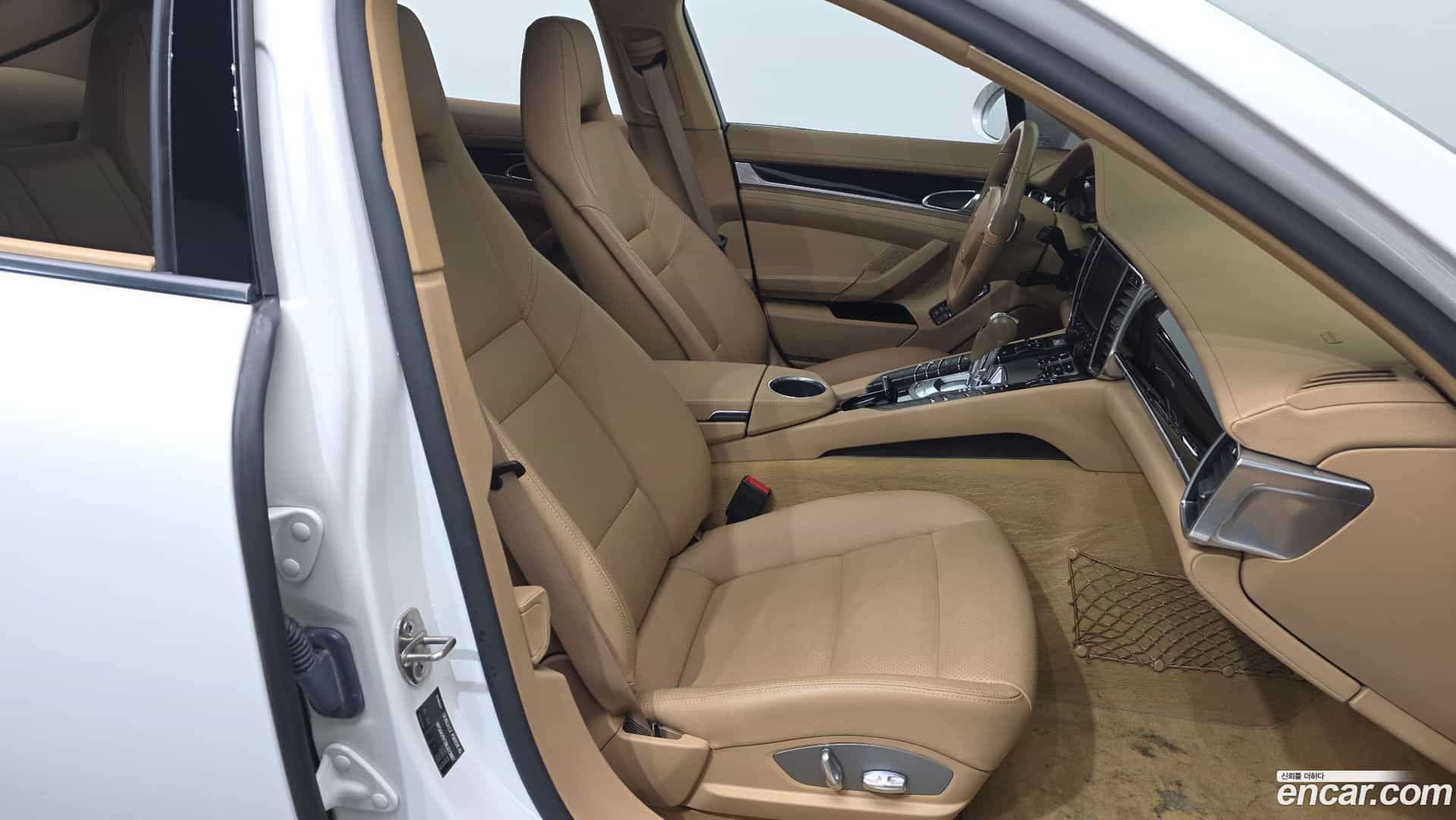 Panamera Porsche 2011.0-INNER-010