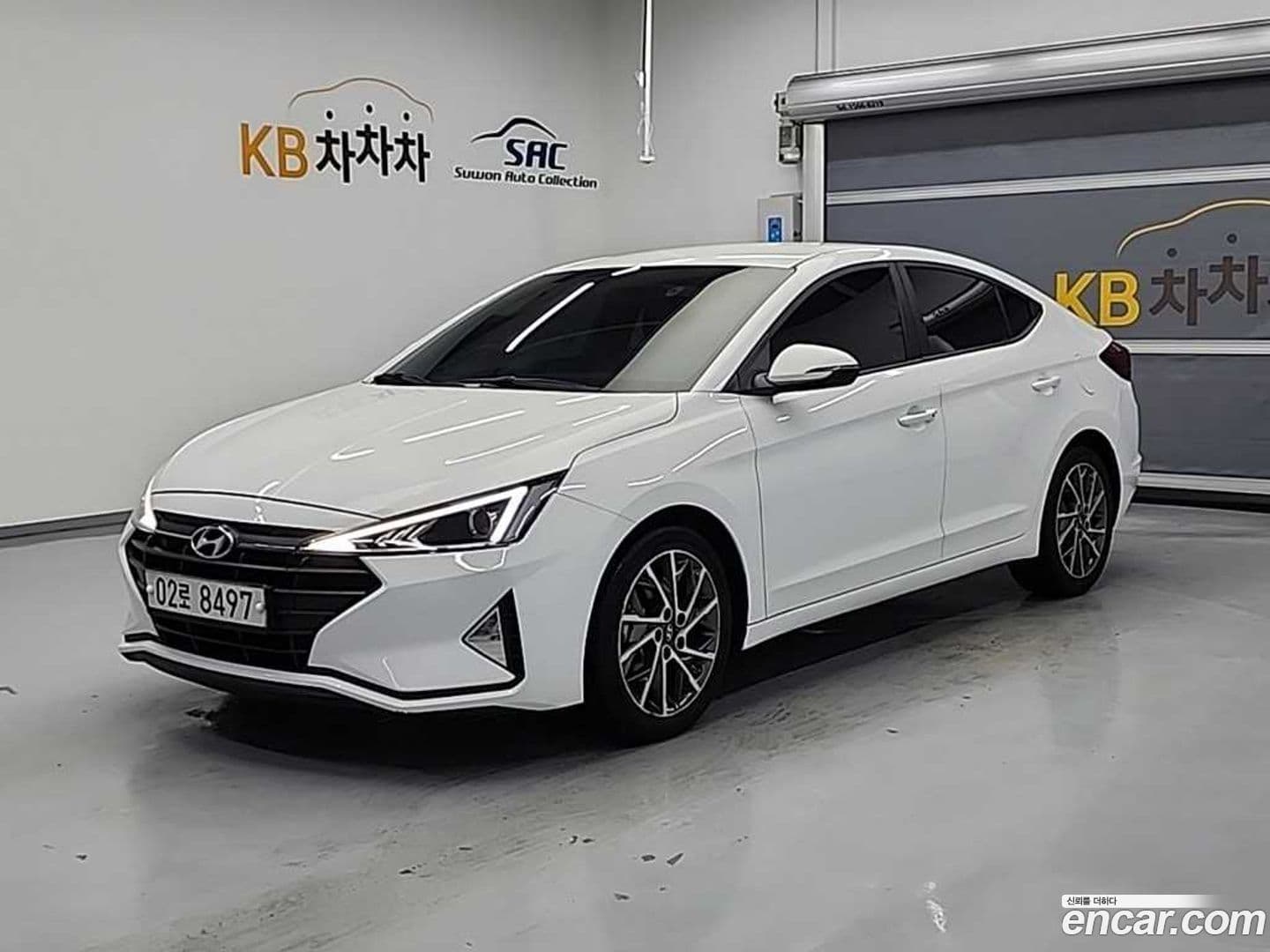 Main__Slider__Photo:AVANTE Hyundai 2019.4-0