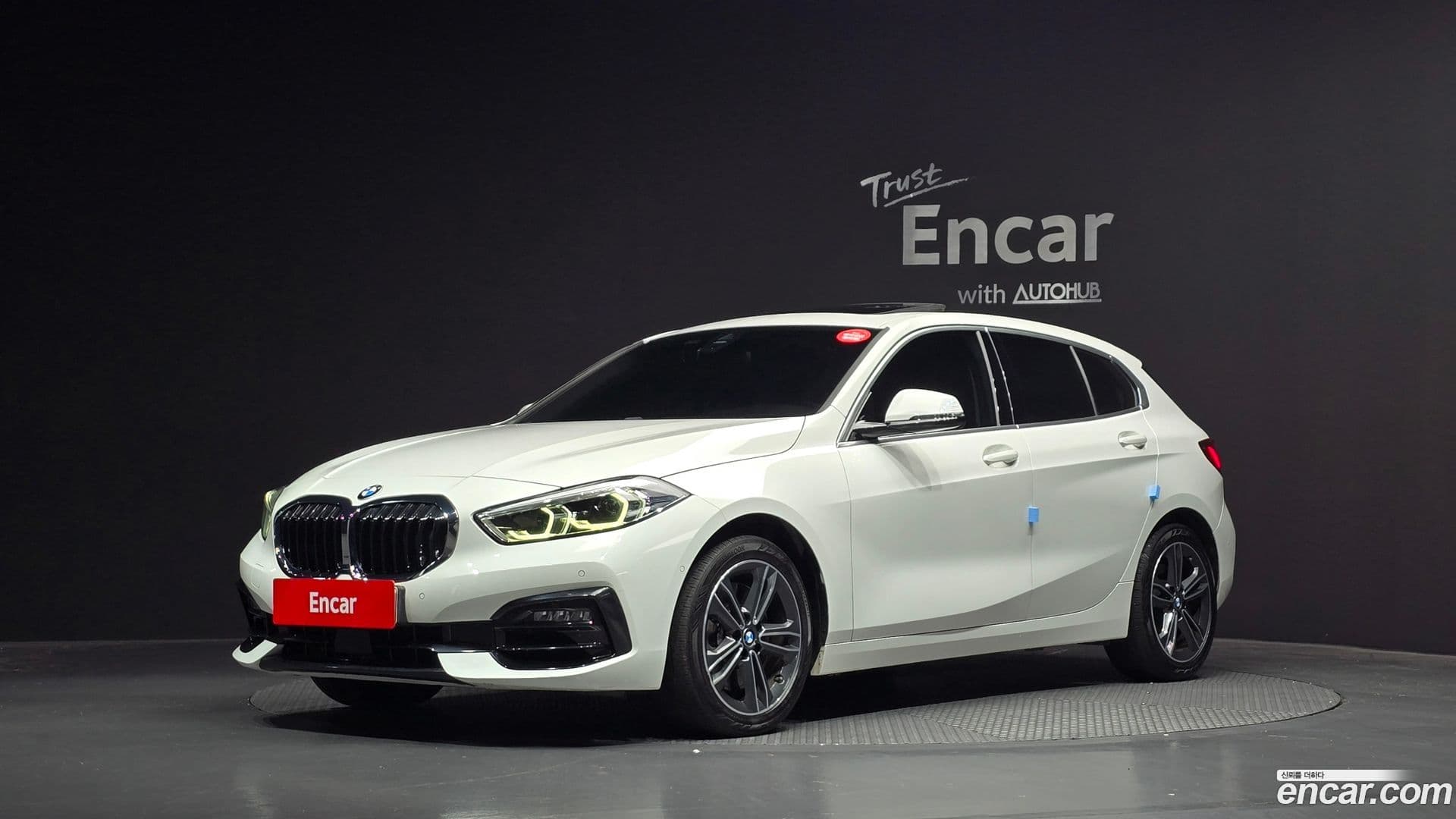 Main__Slider__Photo:1-Series BMW 2021.6-0