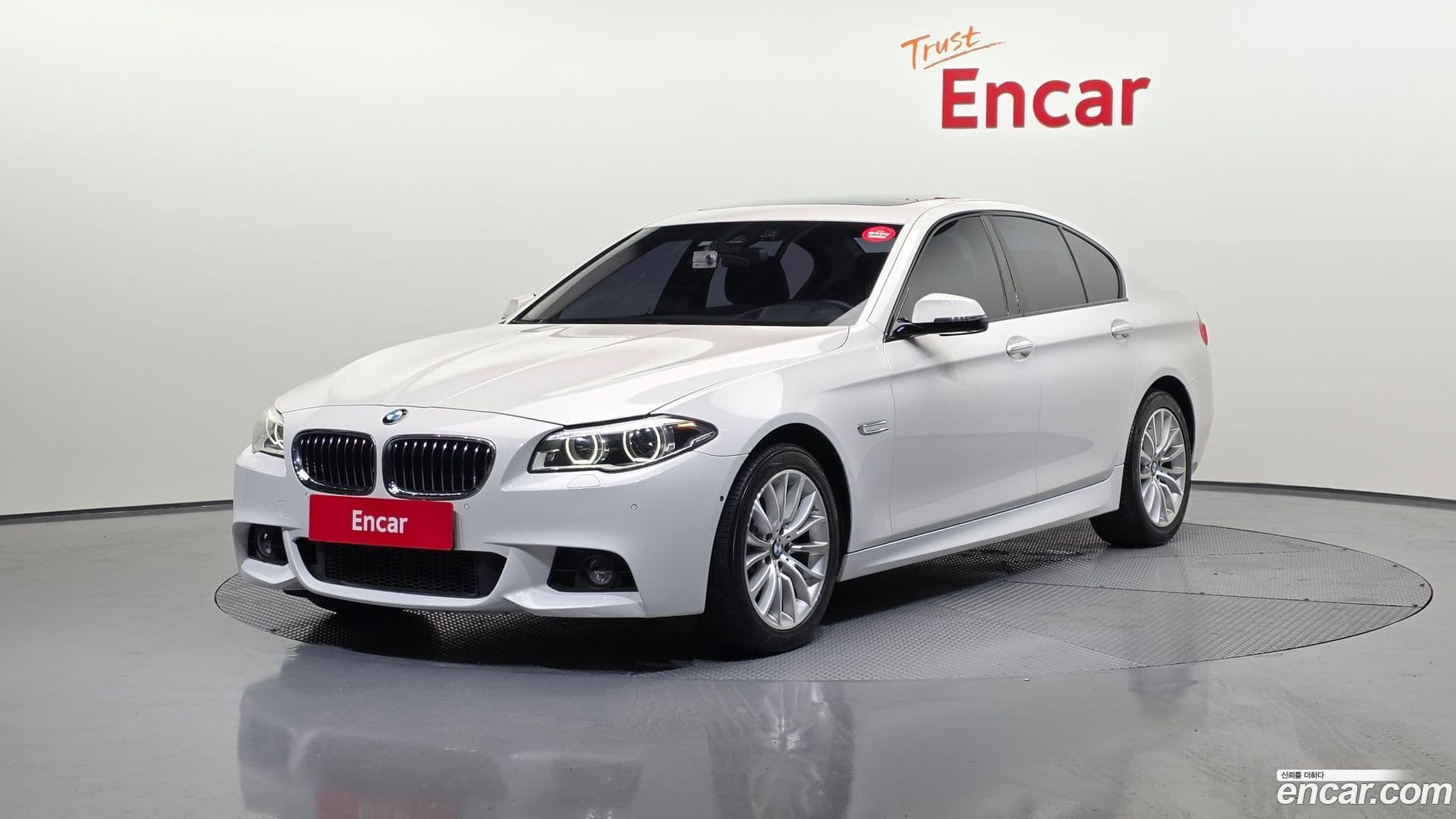 Main__Slider__Photo:5-Series BMW 2016.2-0