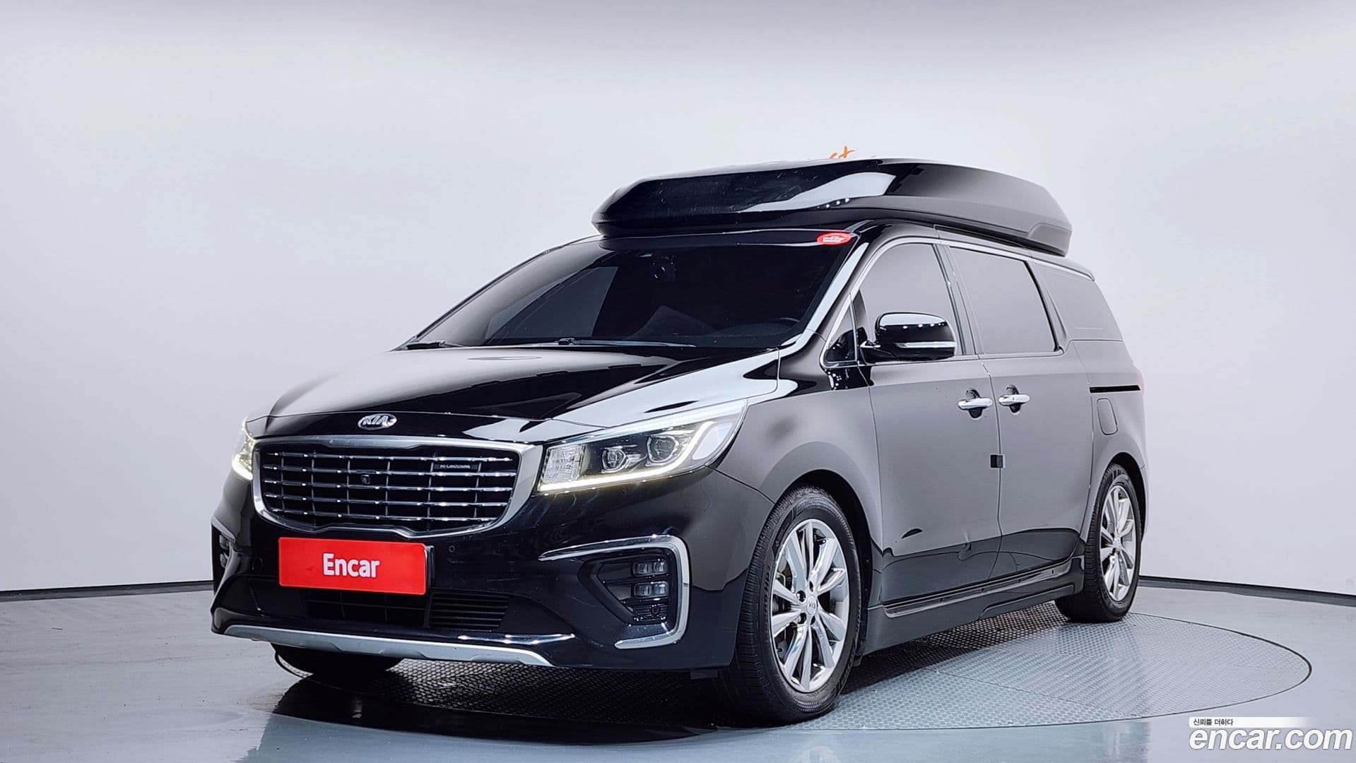 Main__Slider__Photo:Canival Kia 2019.4-0