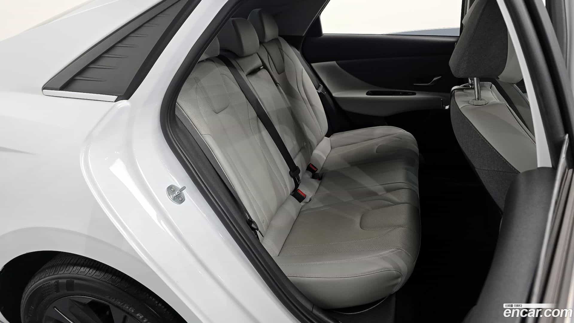 AVANTE Hyundai 2021.7-OPTION-016