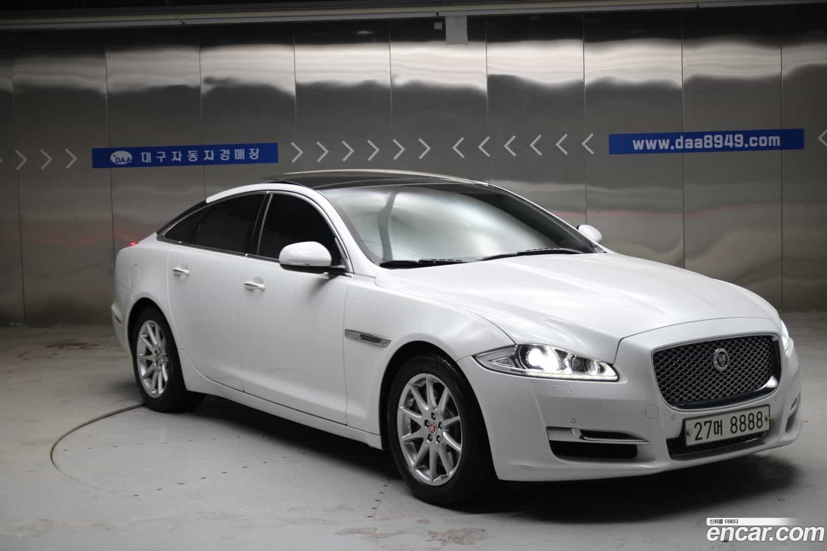 XJ Jaguar 2016.10-OUTER-005