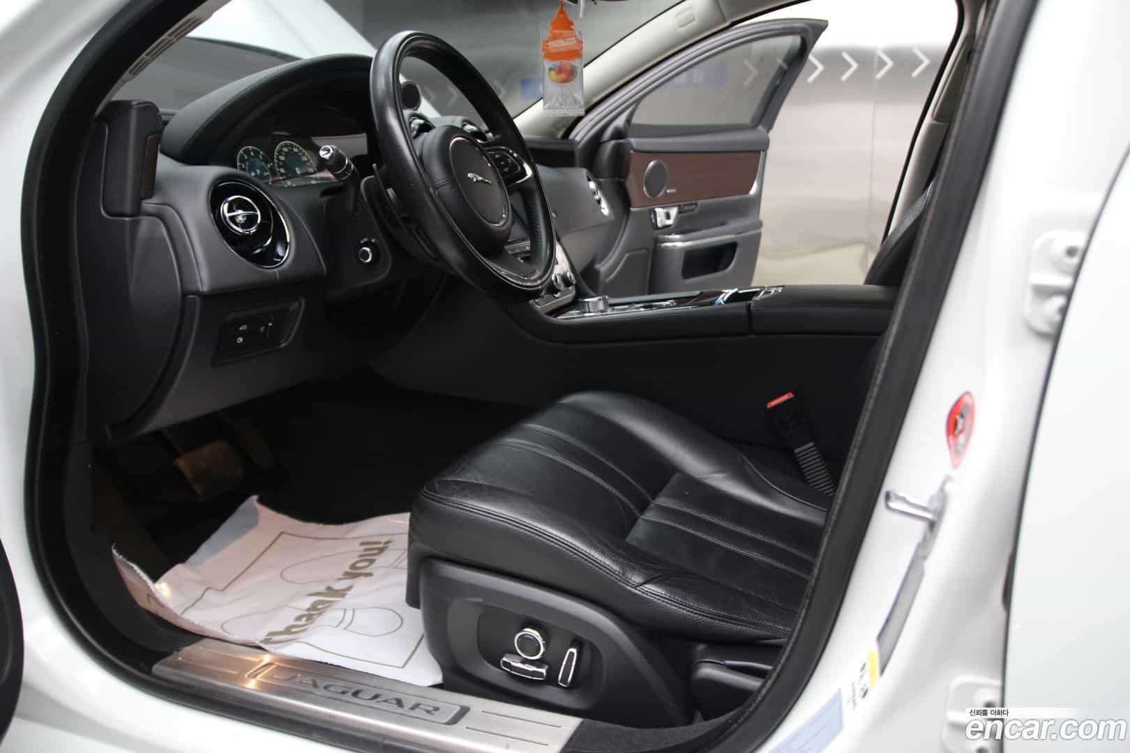 XJ Jaguar 2016.10-OPTION-016
