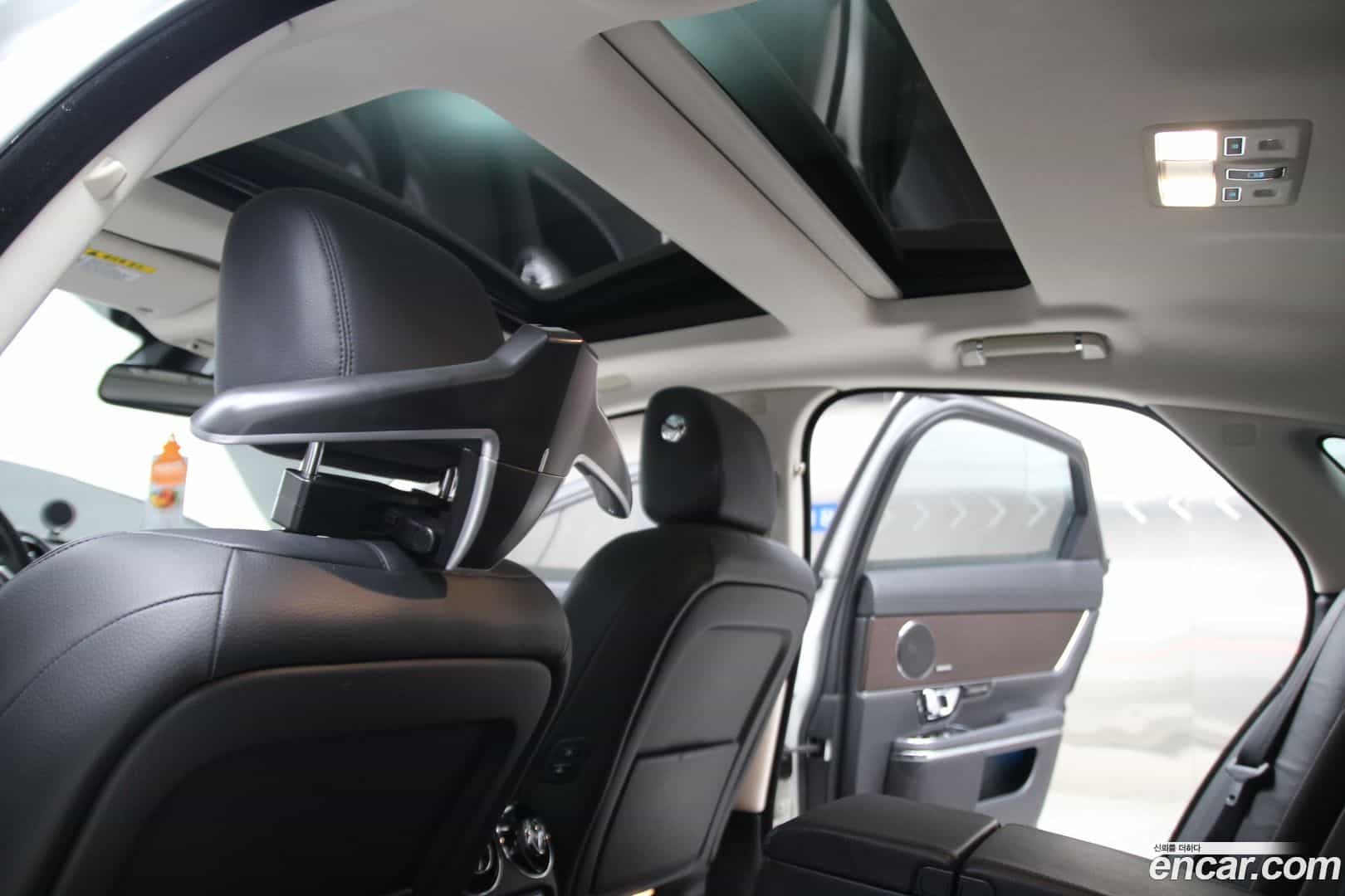 XJ Jaguar 2016.10-OPTION-018