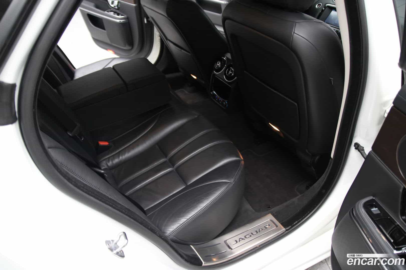 XJ Jaguar 2016.10-OPTION-020