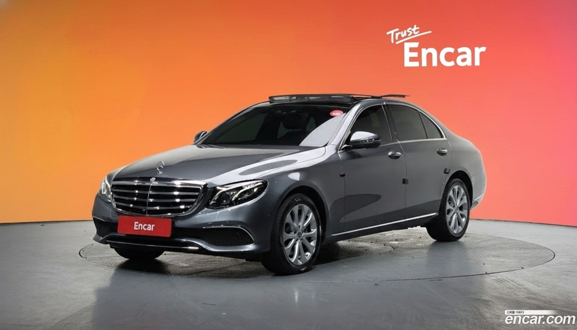 Main__Slider__Photo:E-Class Mercedes-Benz 2019.7-0
