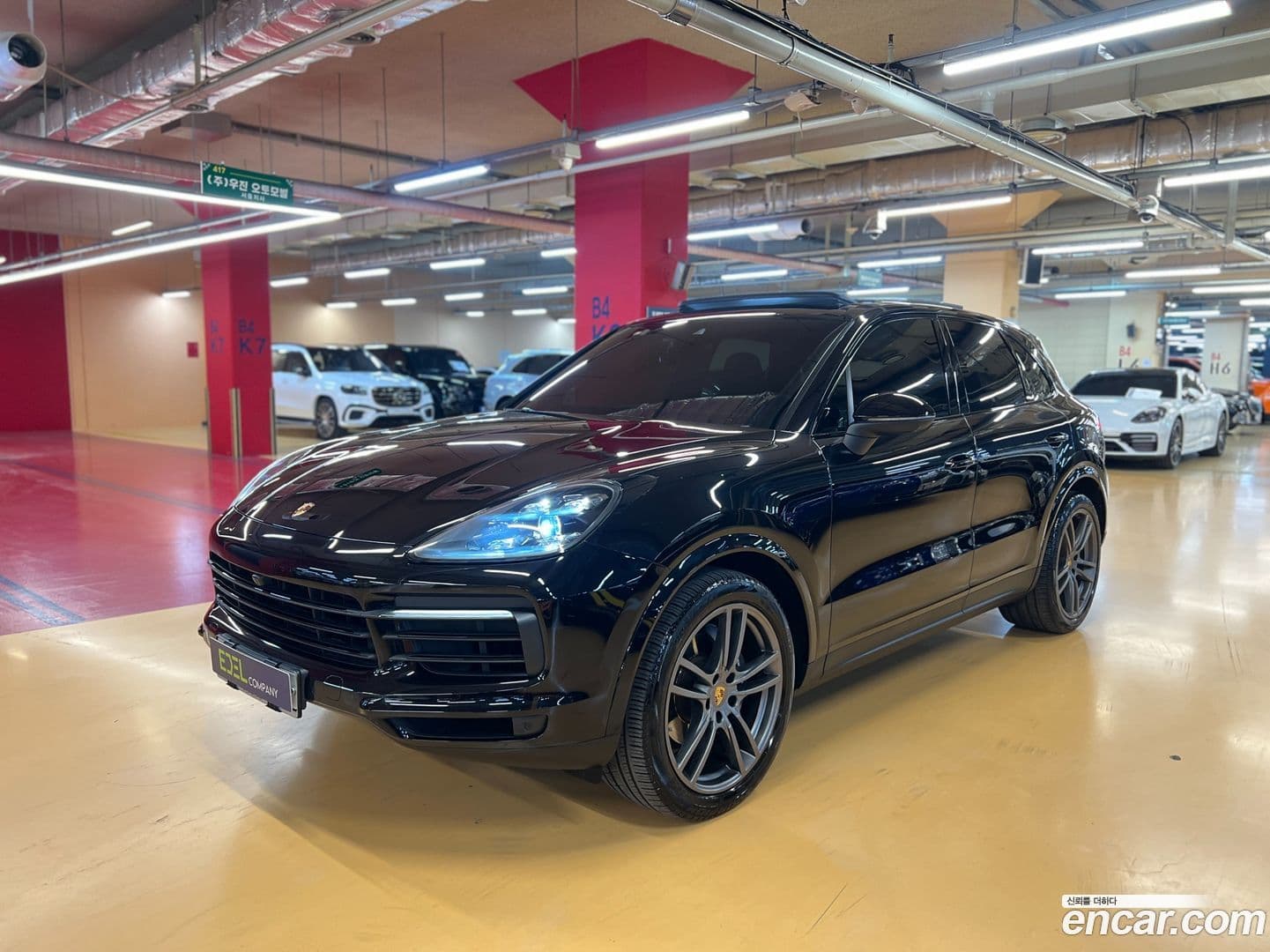Main__Slider__Photo:Cayenne Porsche 2019.1-0