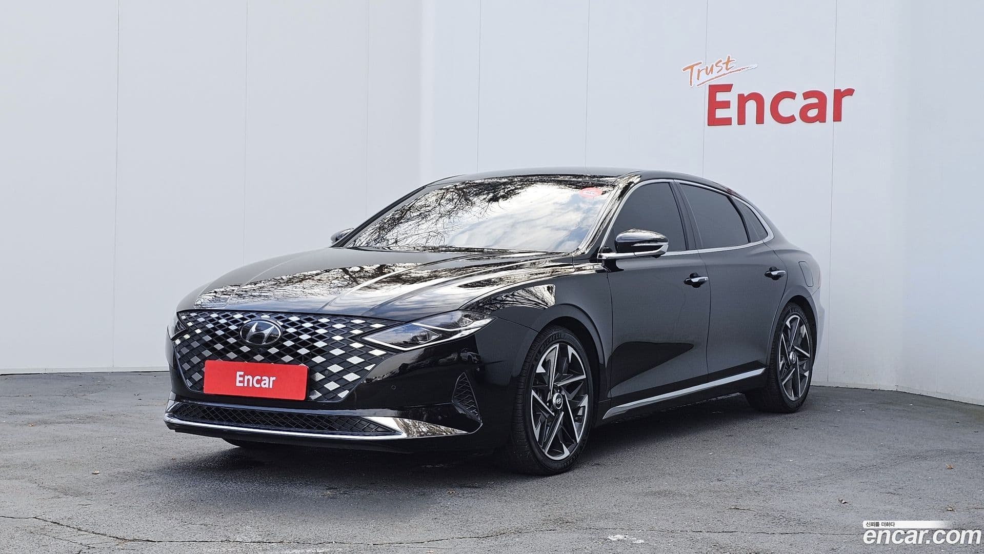 Main__Slider__Photo:Grandeur Hyundai 2020.5-0