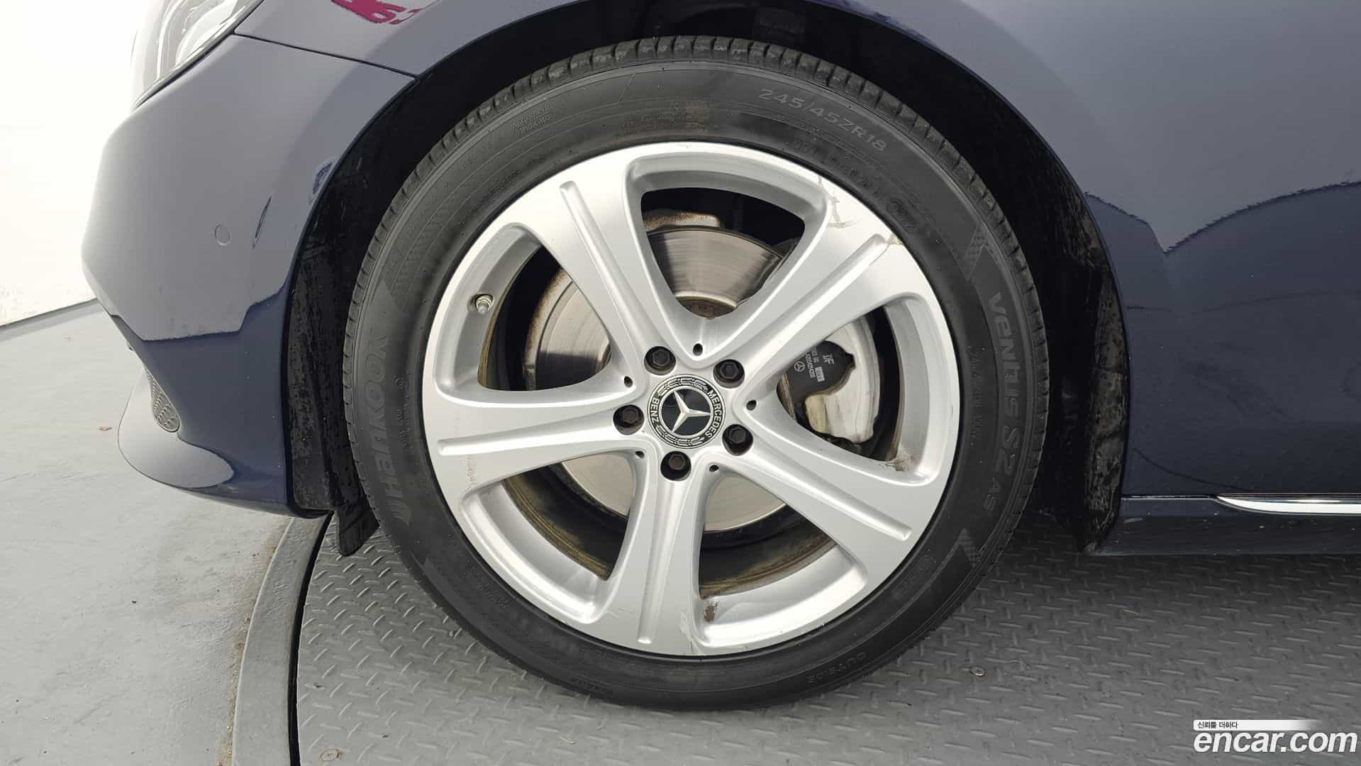 E-Class Mercedes-Benz 2018.1-OUTER-005