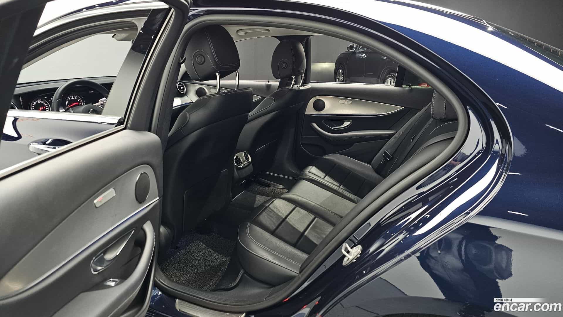 E-Class Mercedes-Benz 2018.1-OPTION-015