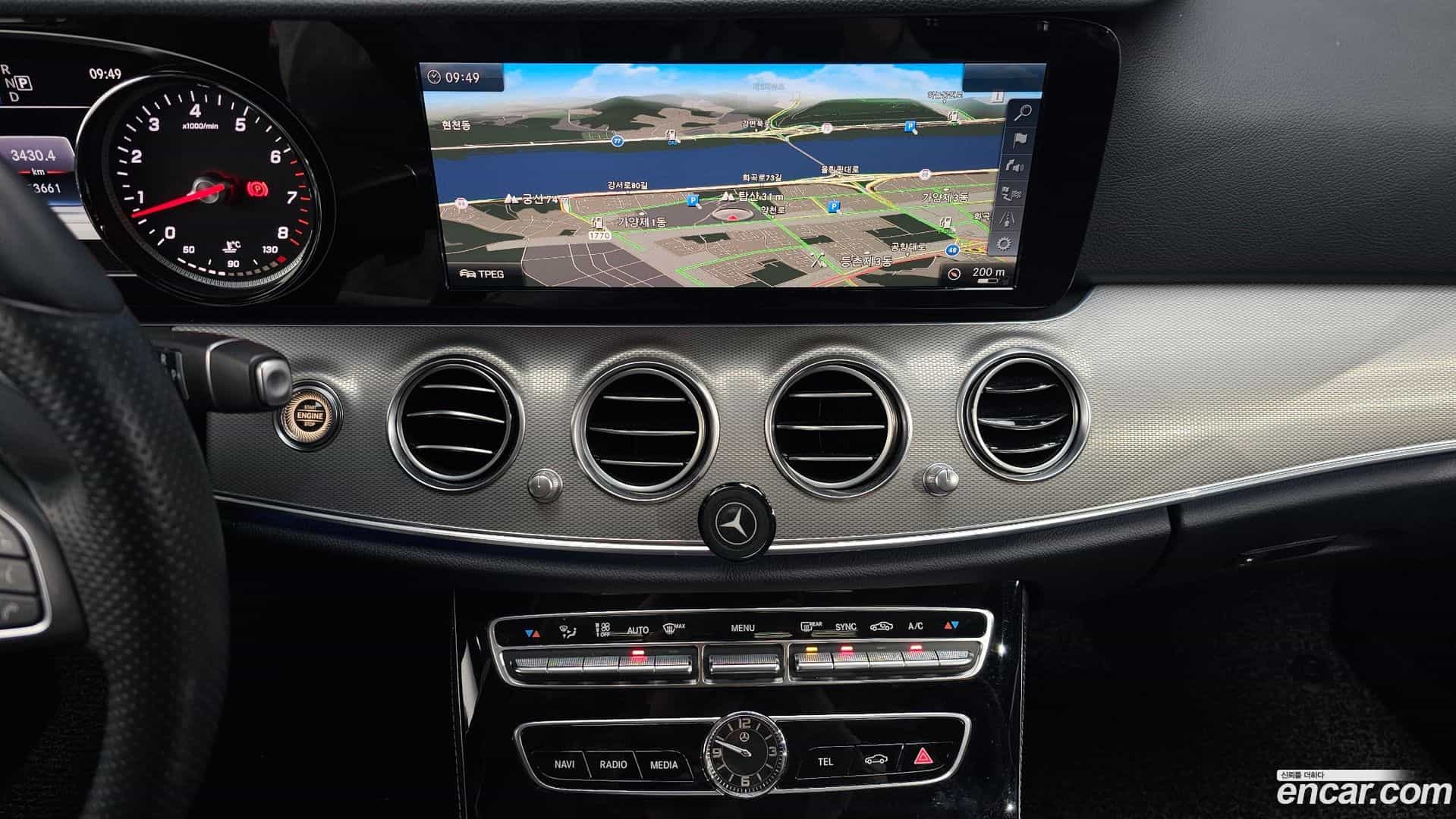 E-Class Mercedes-Benz 2018.1-OPTION-018