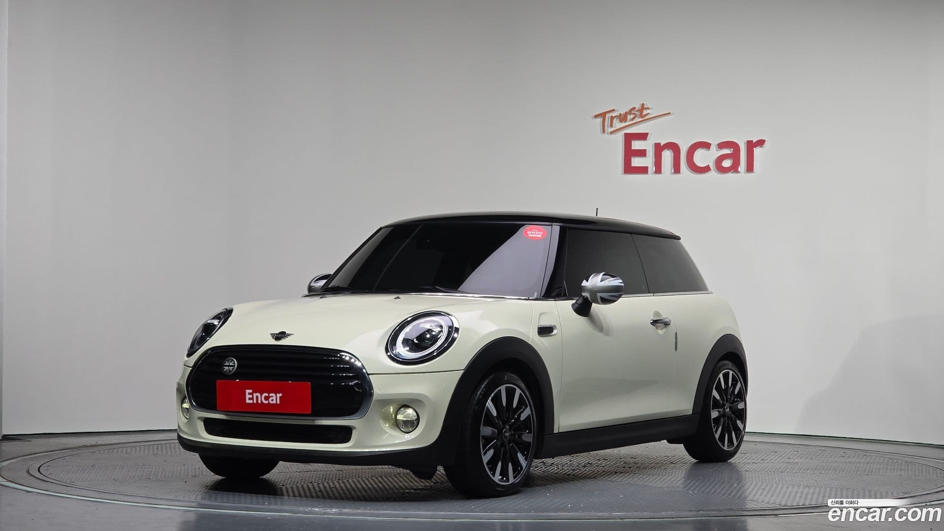 Main__Slider__Photo:Cooper Mini 2019.5-0