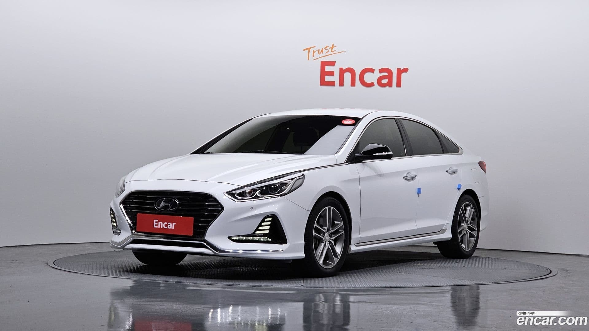 Main__Slider__Photo:Sonata Hyundai 2017.10-0