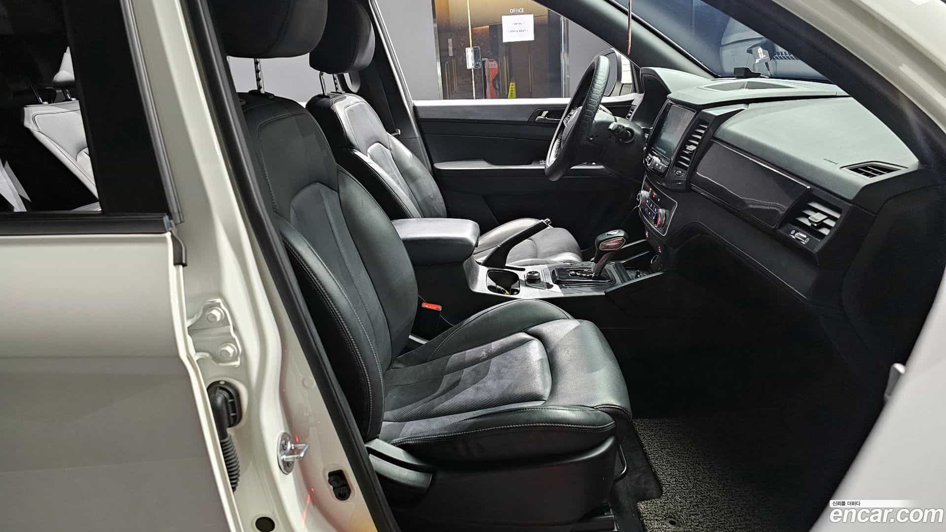 Rexton KG Mobility 2019.11-INNER-010
