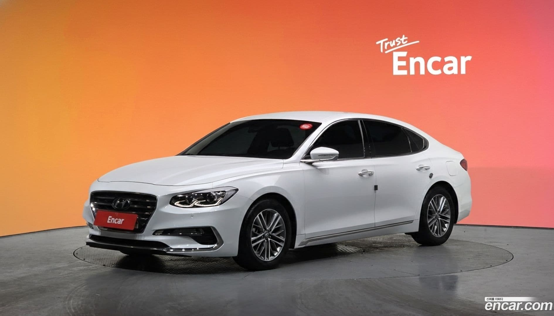 Main__Slider__Photo:Grandeur Hyundai 2019.3-0