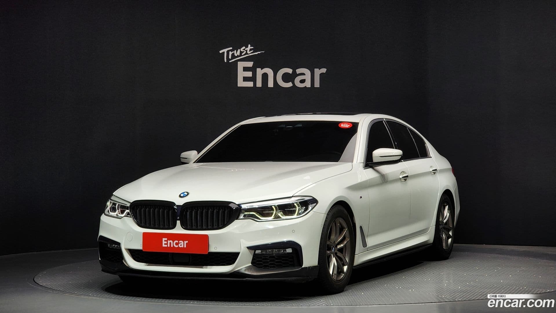 Main__Slider__Photo:5-Series BMW 2018.4-0
