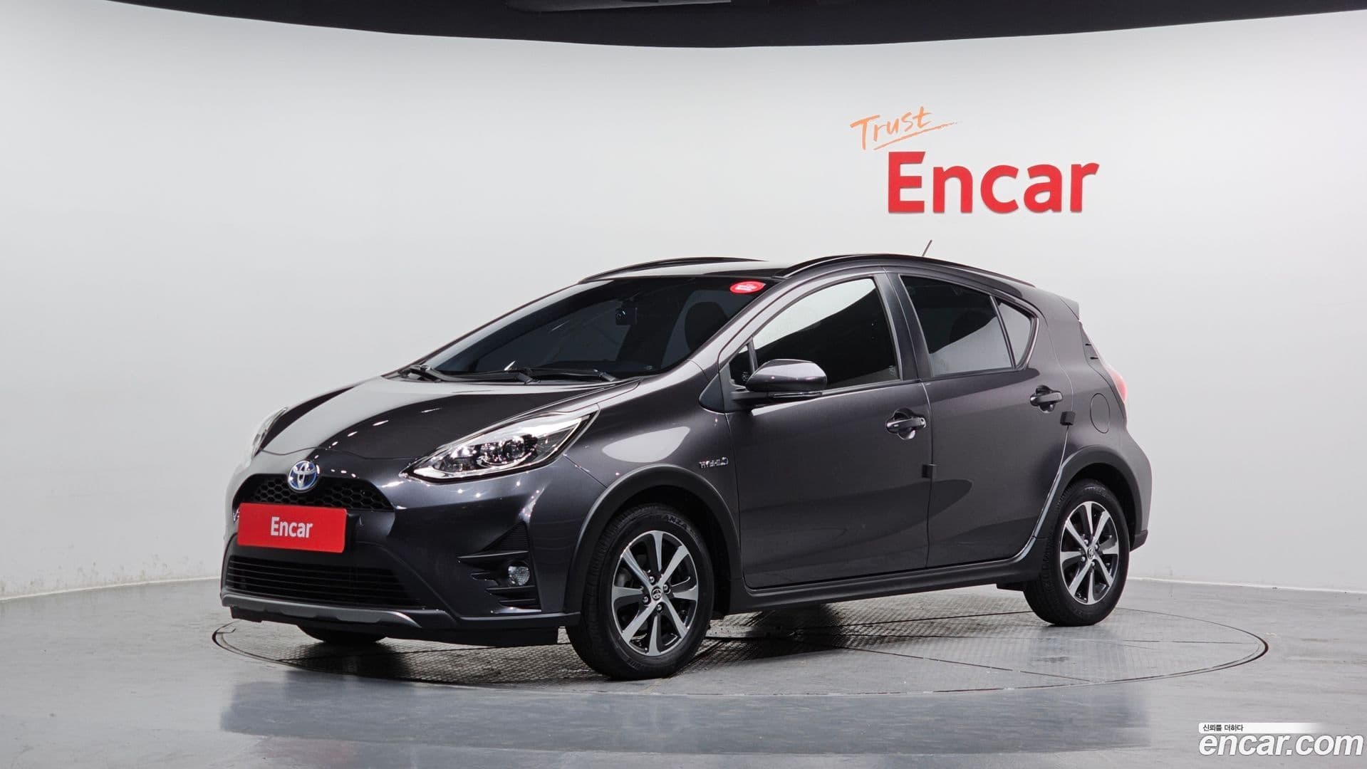 Main__Slider__Photo:Prius Toyota 2020.8-0