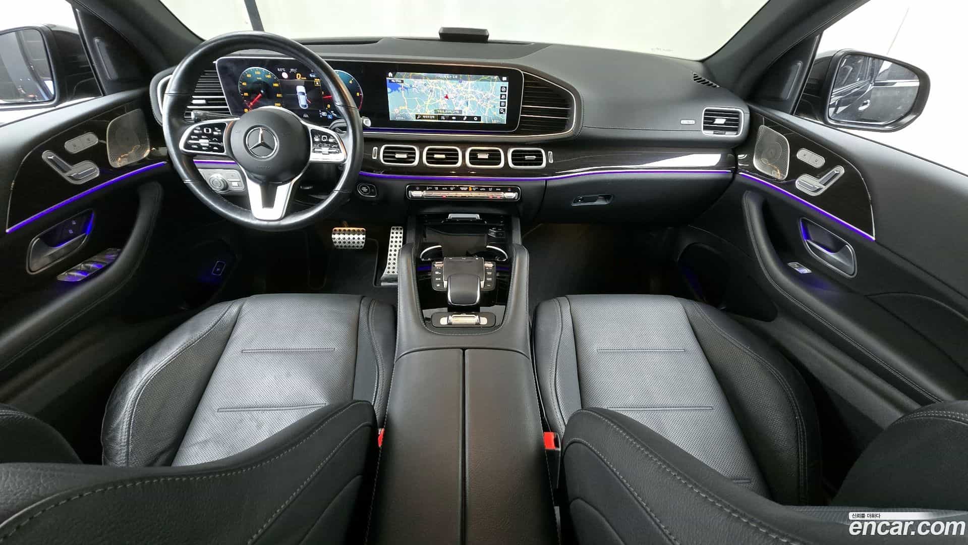 GLE-Class Mercedes-Benz 2022.8-INNER-007
