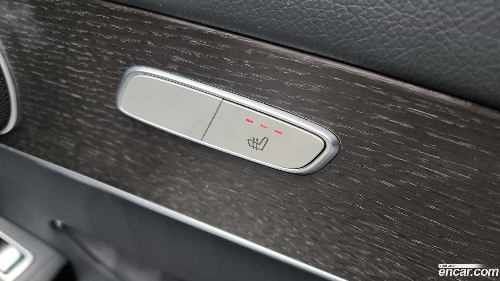 GLC-Class Mercedes-Benz 2020.1-OPTION-023