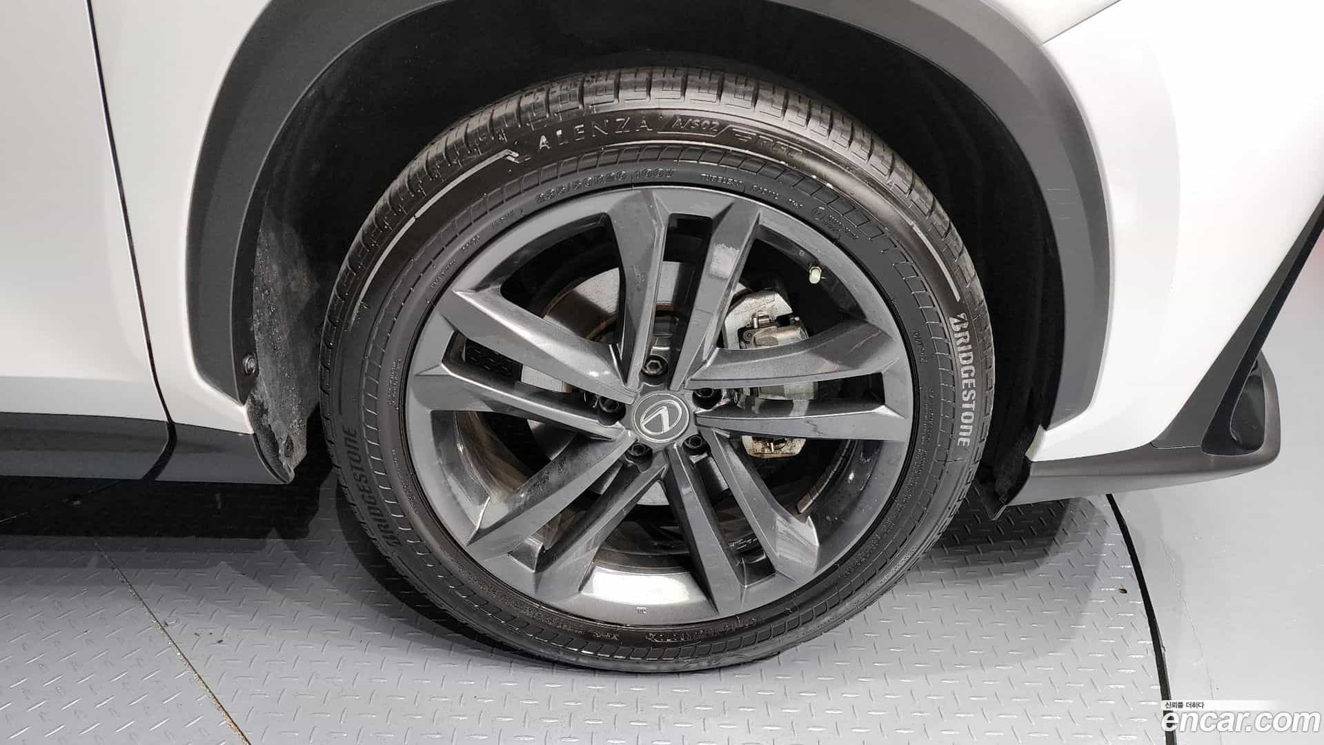 NX Lexus 2022.5-OUTER-005