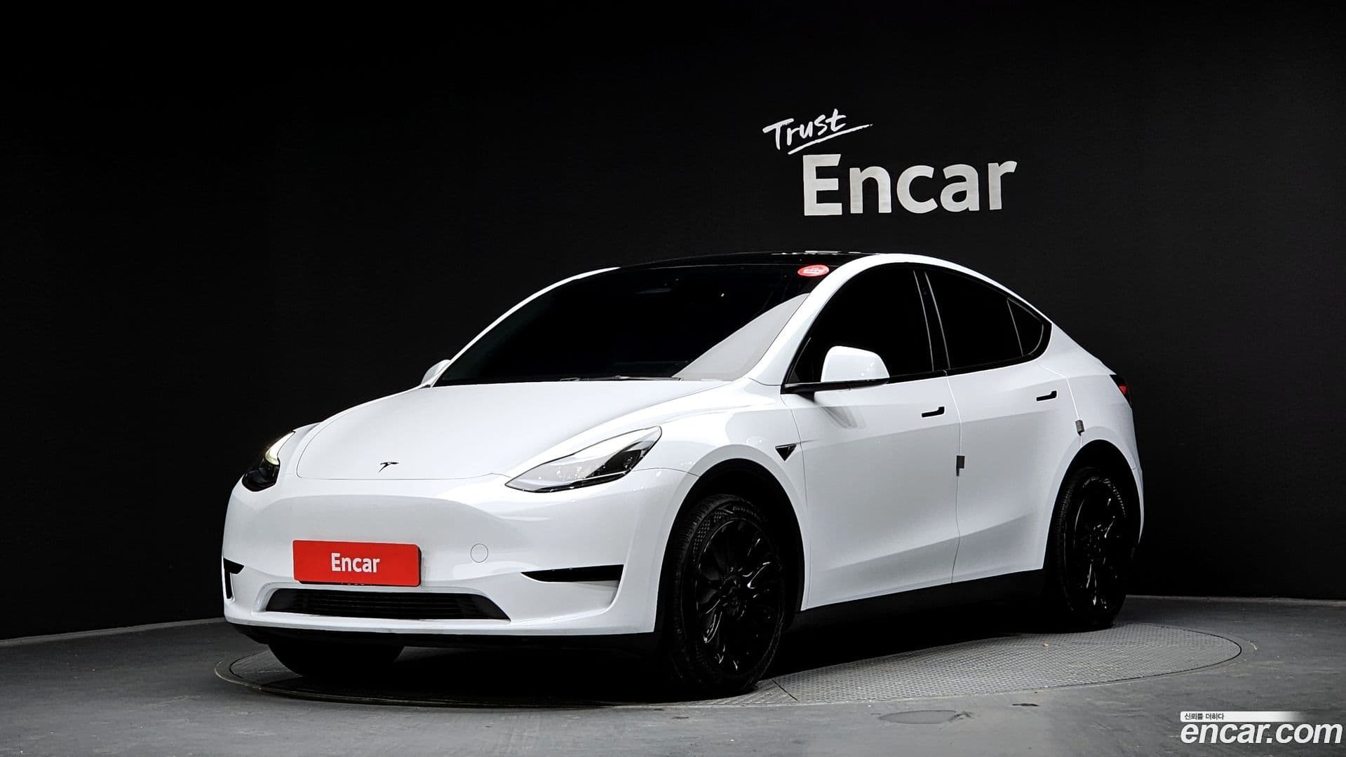 Main__Slider__Photo:Model Y Tesla 2023.10-0