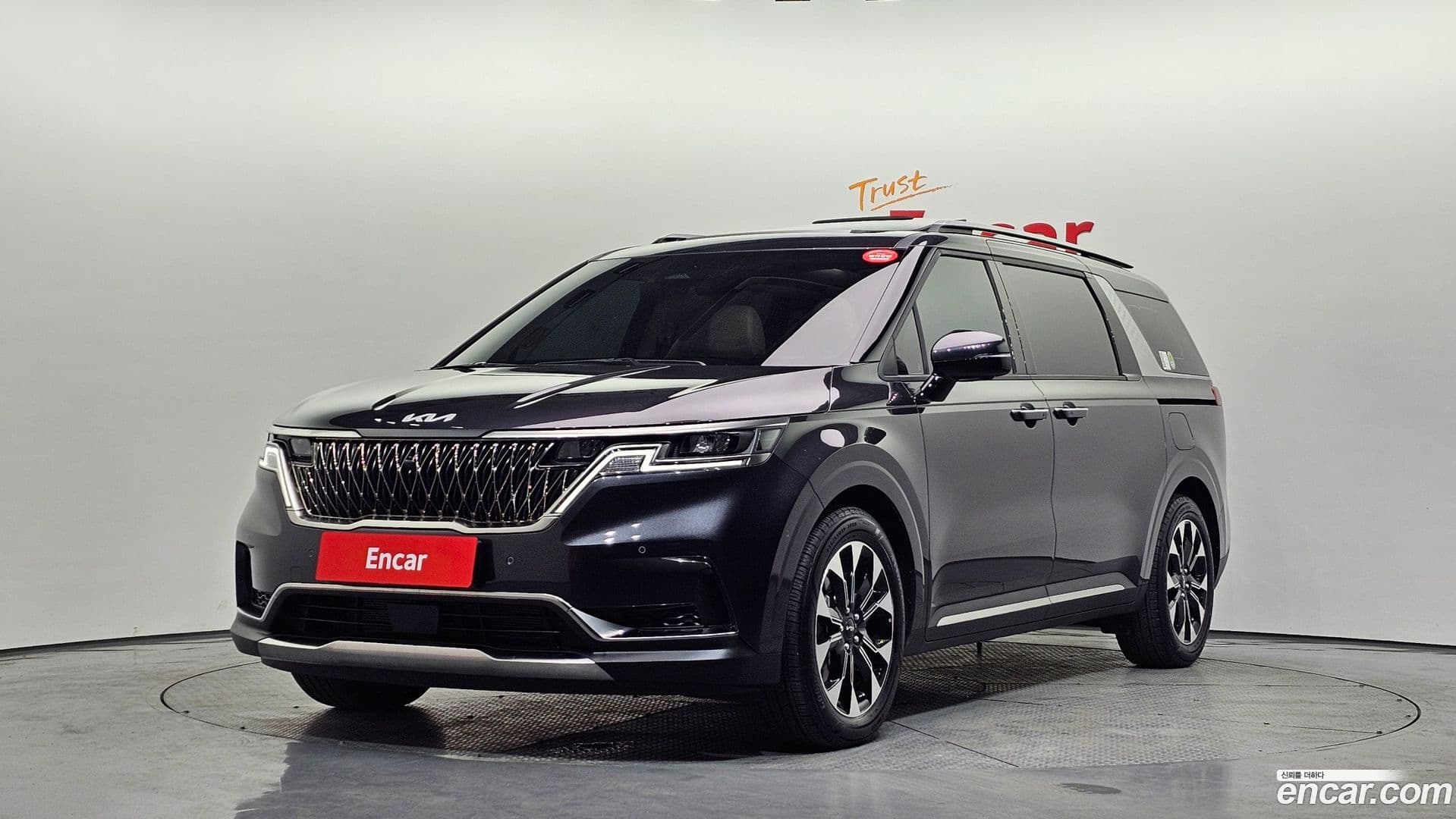 Main__Slider__Photo:Canival Kia 2023.6-0