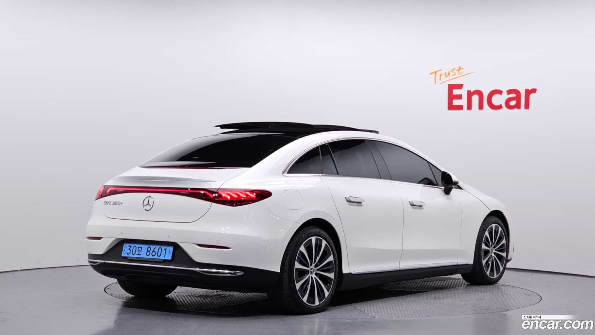 EQE Mercedes-Benz 2022.10-OUTER-002