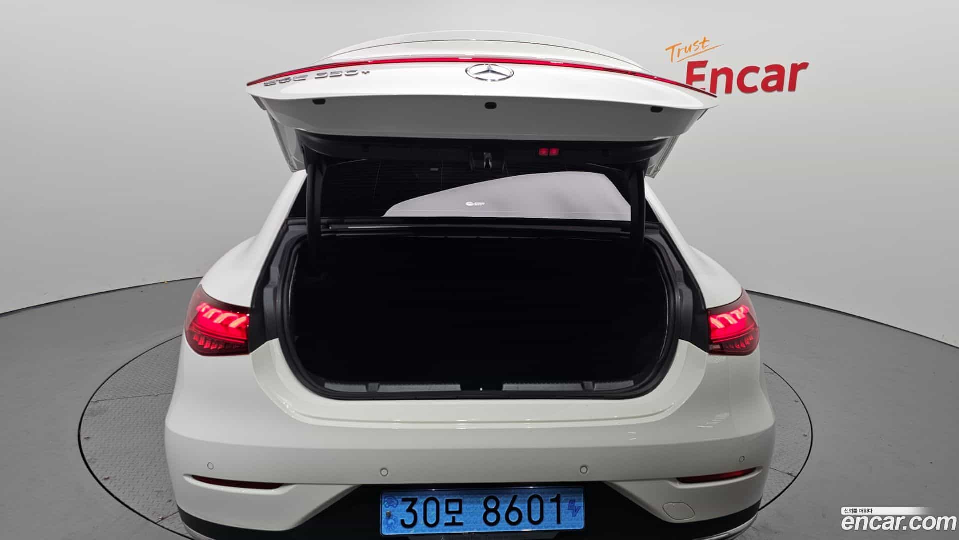 EQE Mercedes-Benz 2022.10-OPTION-024