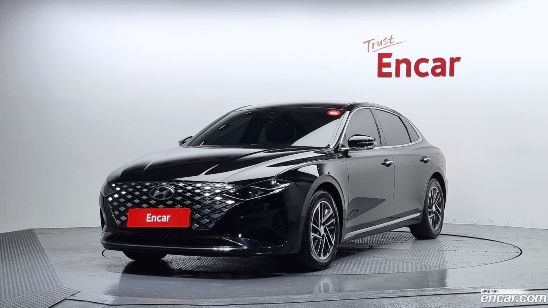 Main__Slider__Photo:Grandeur Hyundai 2022.6-0