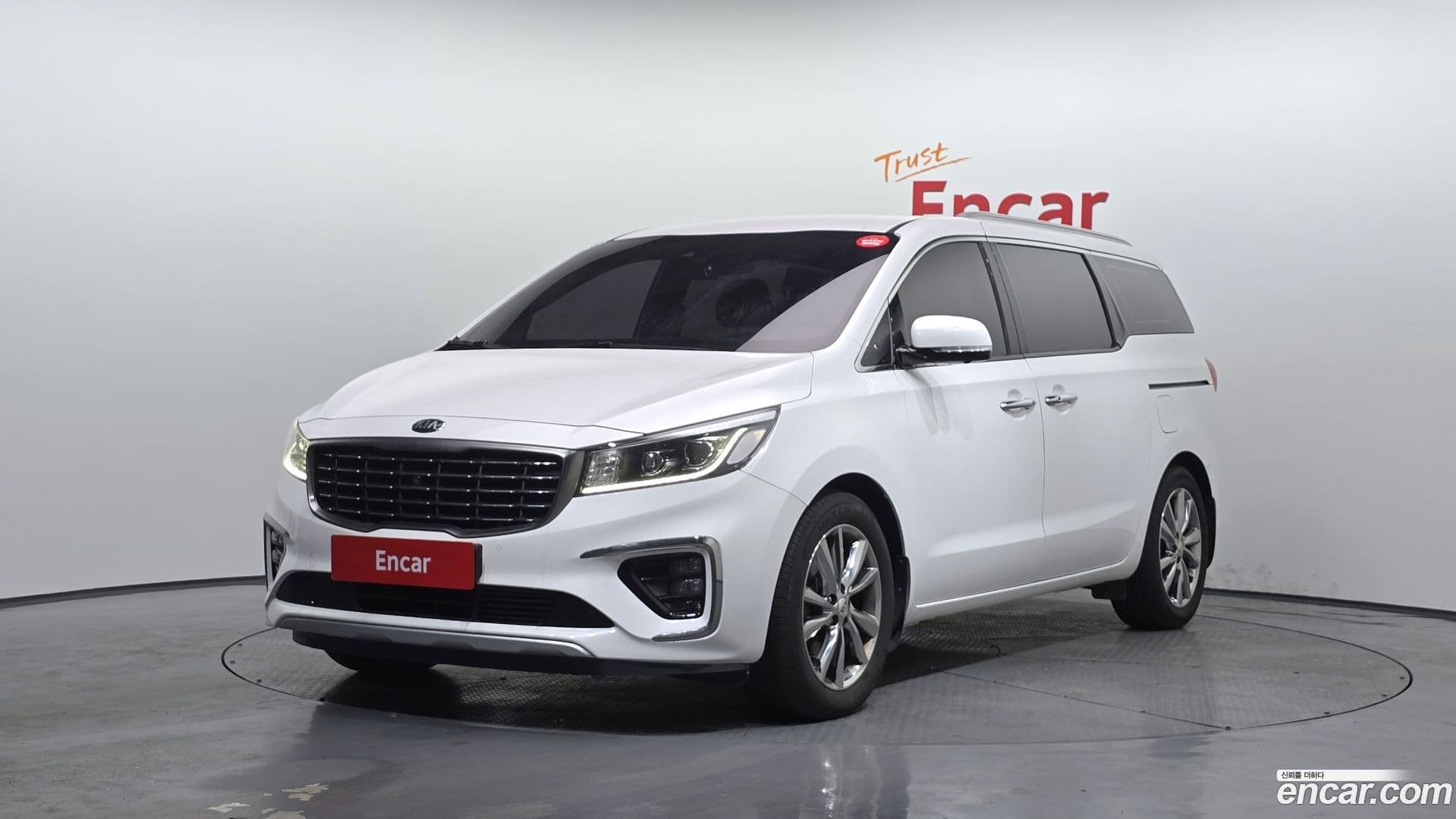 Main__Slider__Photo:Canival Kia 2018.3-0