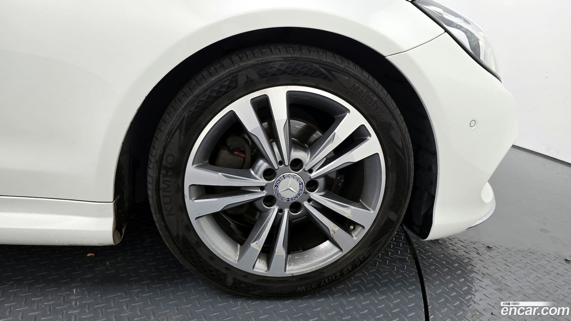 Main__Slider__Photo:E-Class Mercedes-Benz 2016.6-4