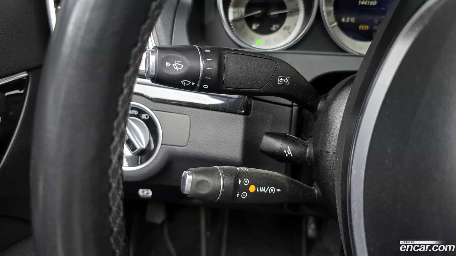 E-Class Mercedes-Benz 2016.6-OPTION-023