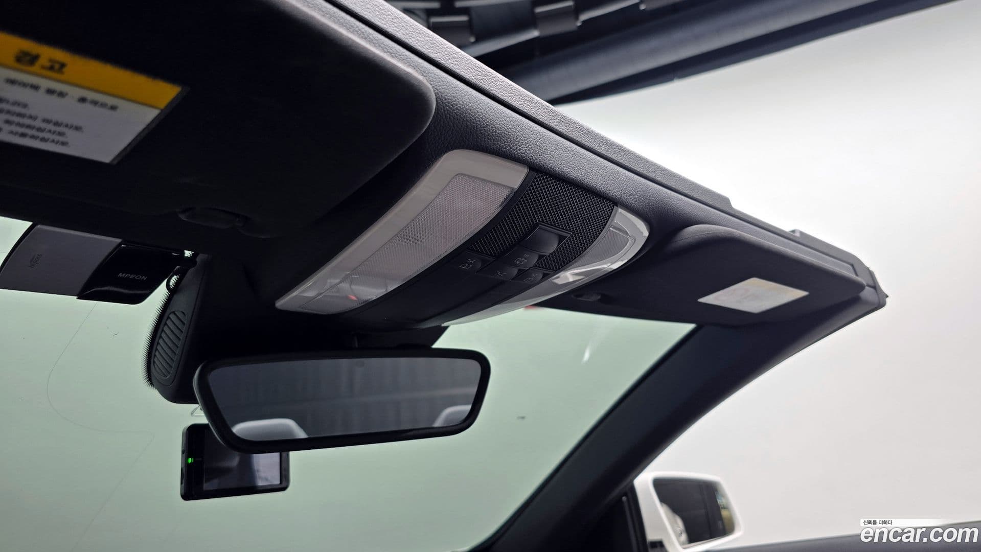Main__Slider__Photo:E-Class Mercedes-Benz 2016.6-19