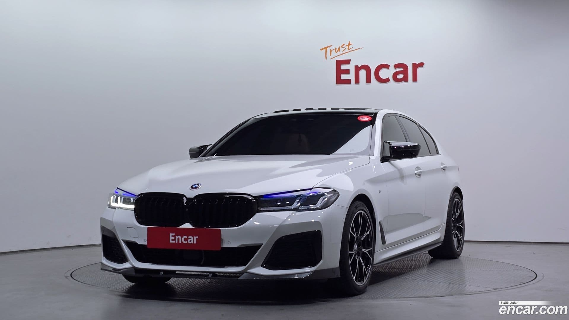 Main__Slider__Photo:5-Series BMW 2017.8-0