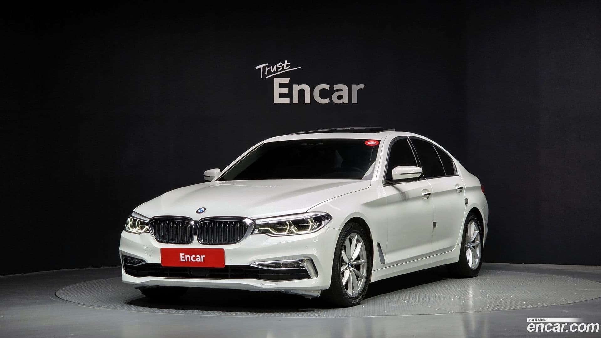 Main__Slider__Photo:5-Series BMW 2018.5-0